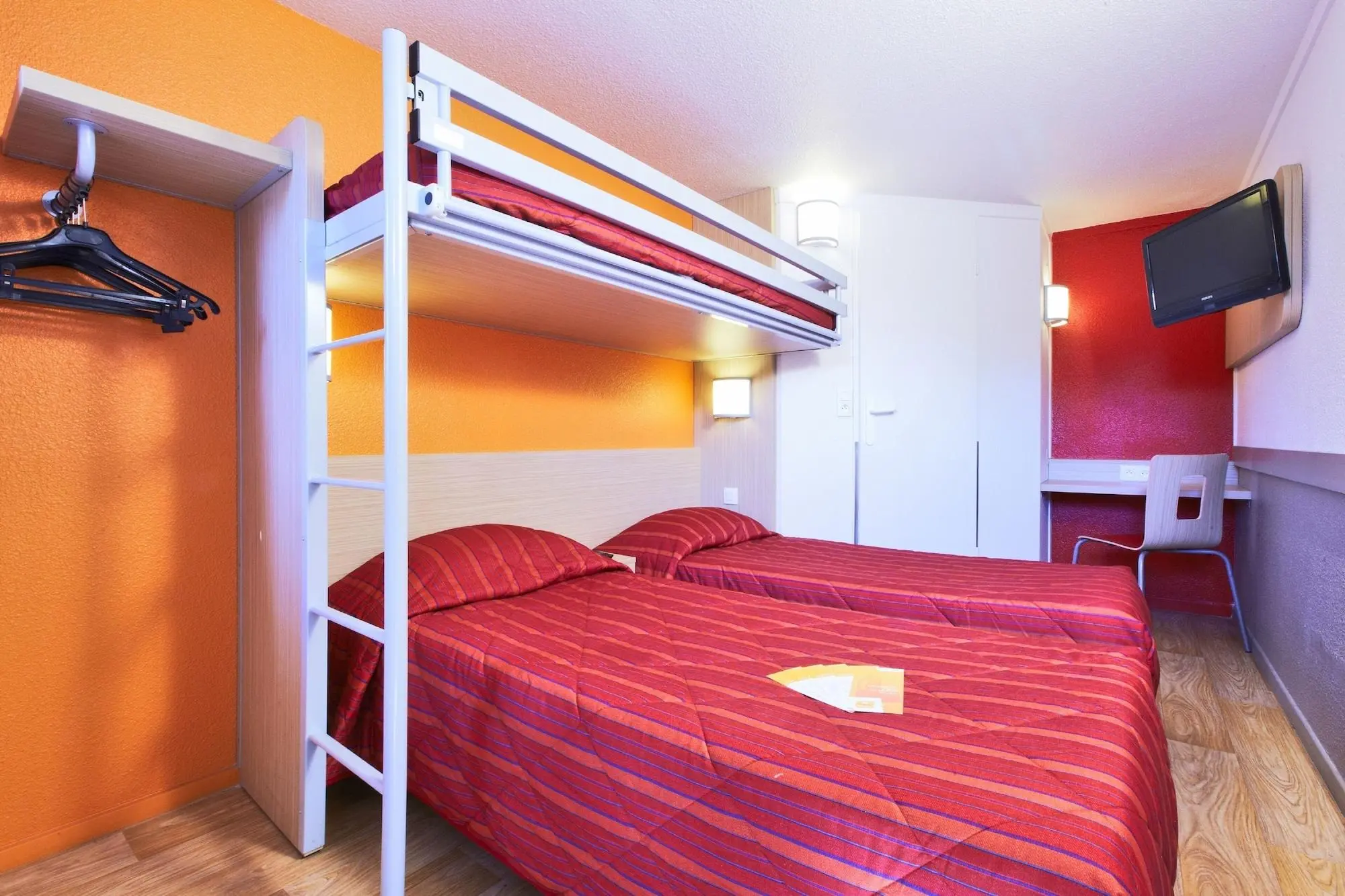 Premiere Classe Versailles Saint Cyr L Ecole, Room