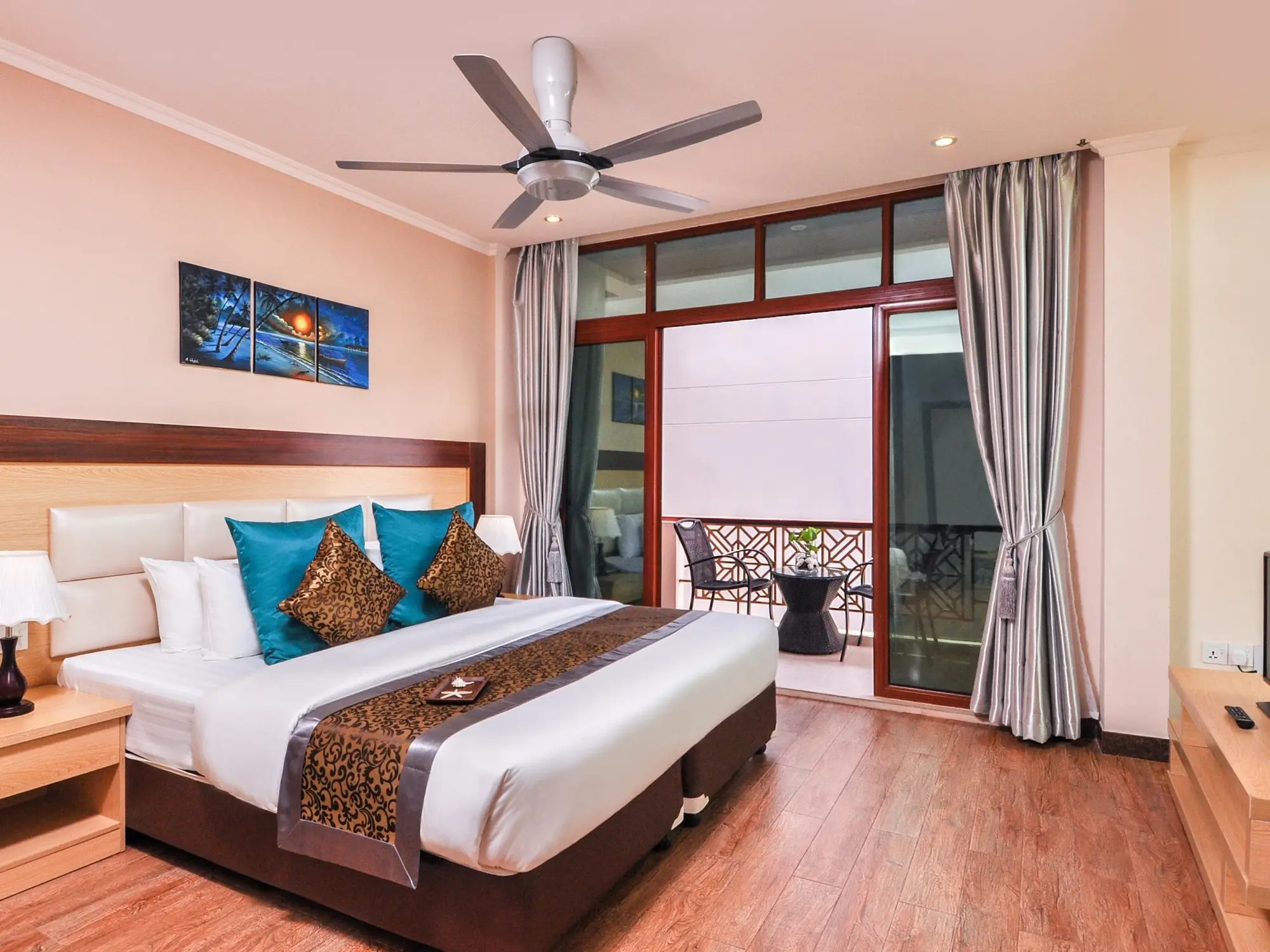 Triton Beach Hotel & Spa at Maafushi, Room