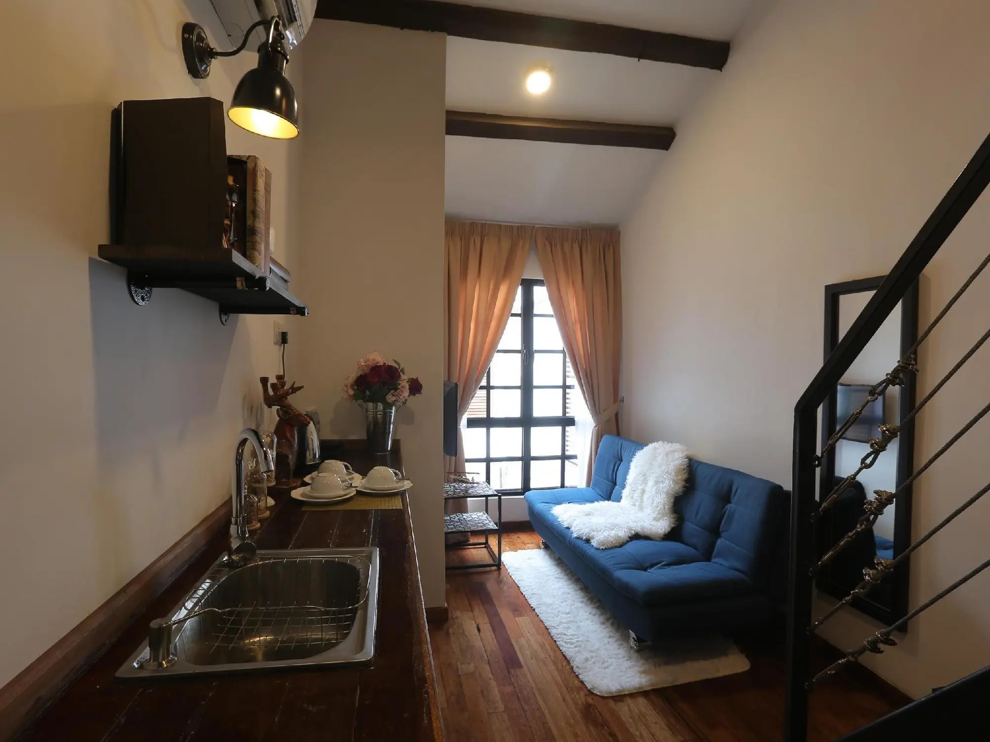 Reunion Heritage House, General view