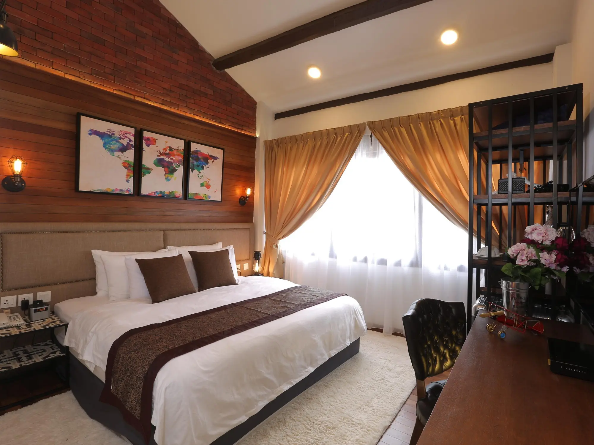 Reunion Heritage House, General view