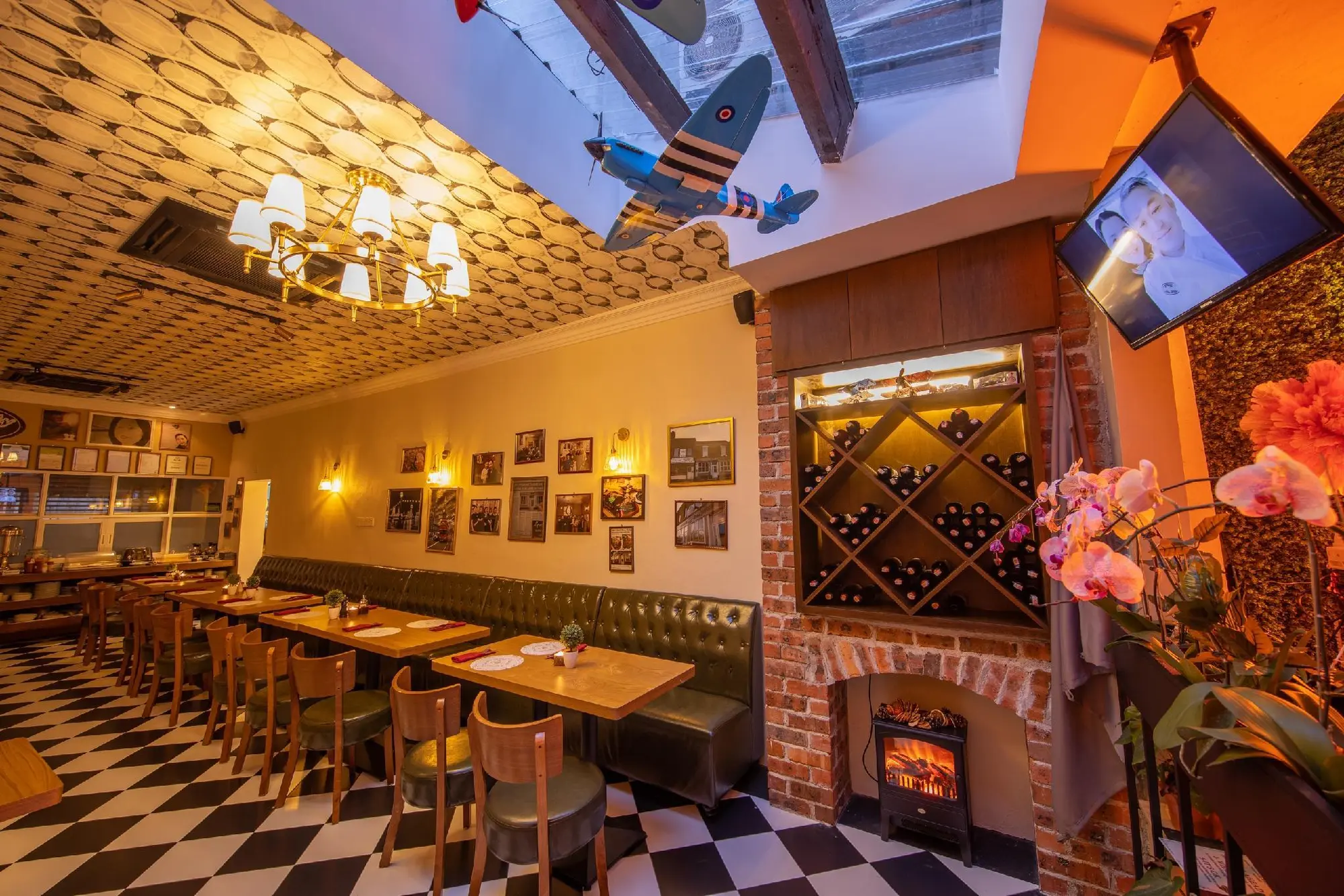 Reunion Heritage House, Restaurant