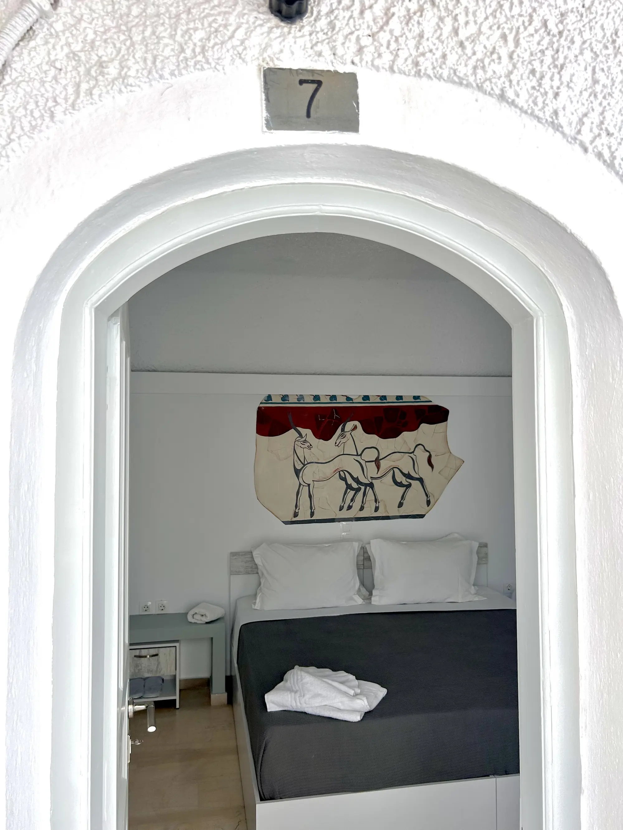 Maralex, Room
