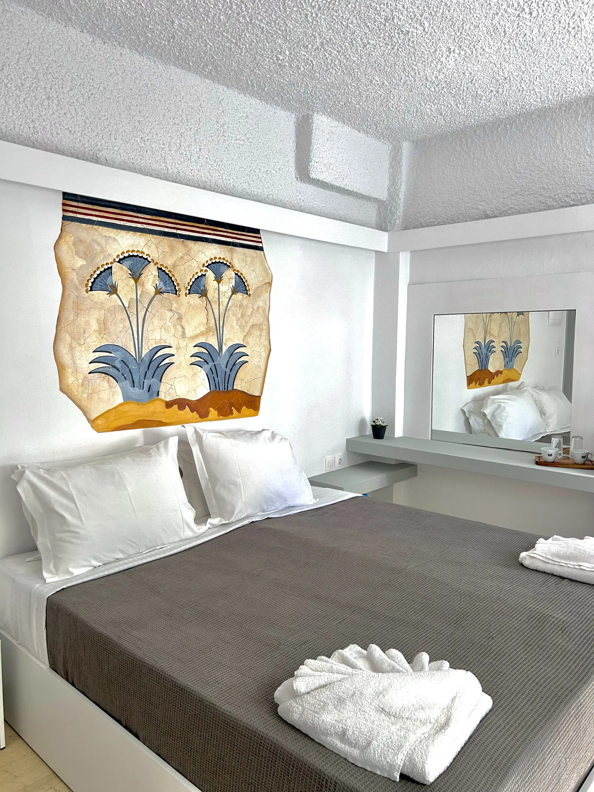 Maralex, Room