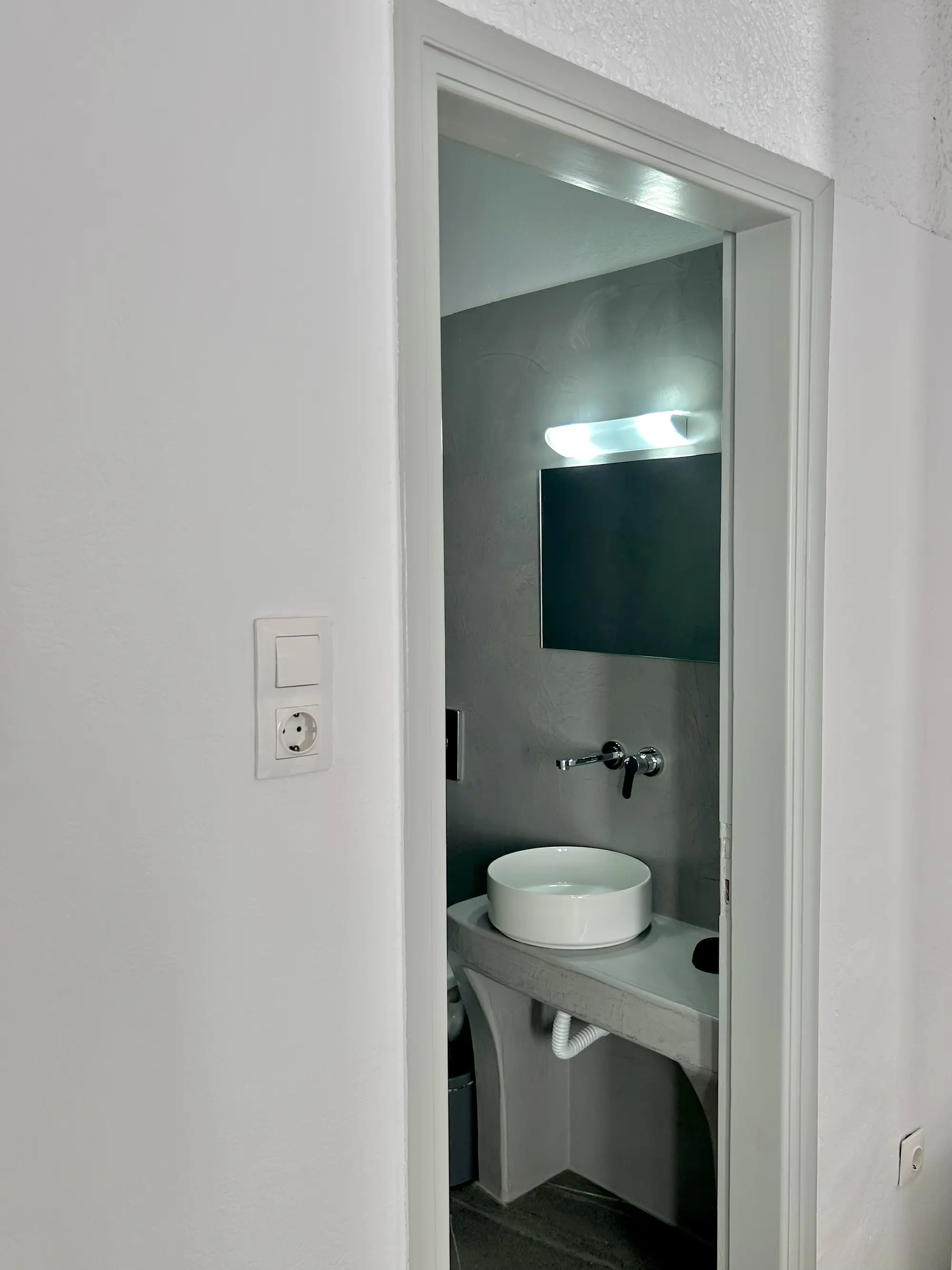 Maralex, Room