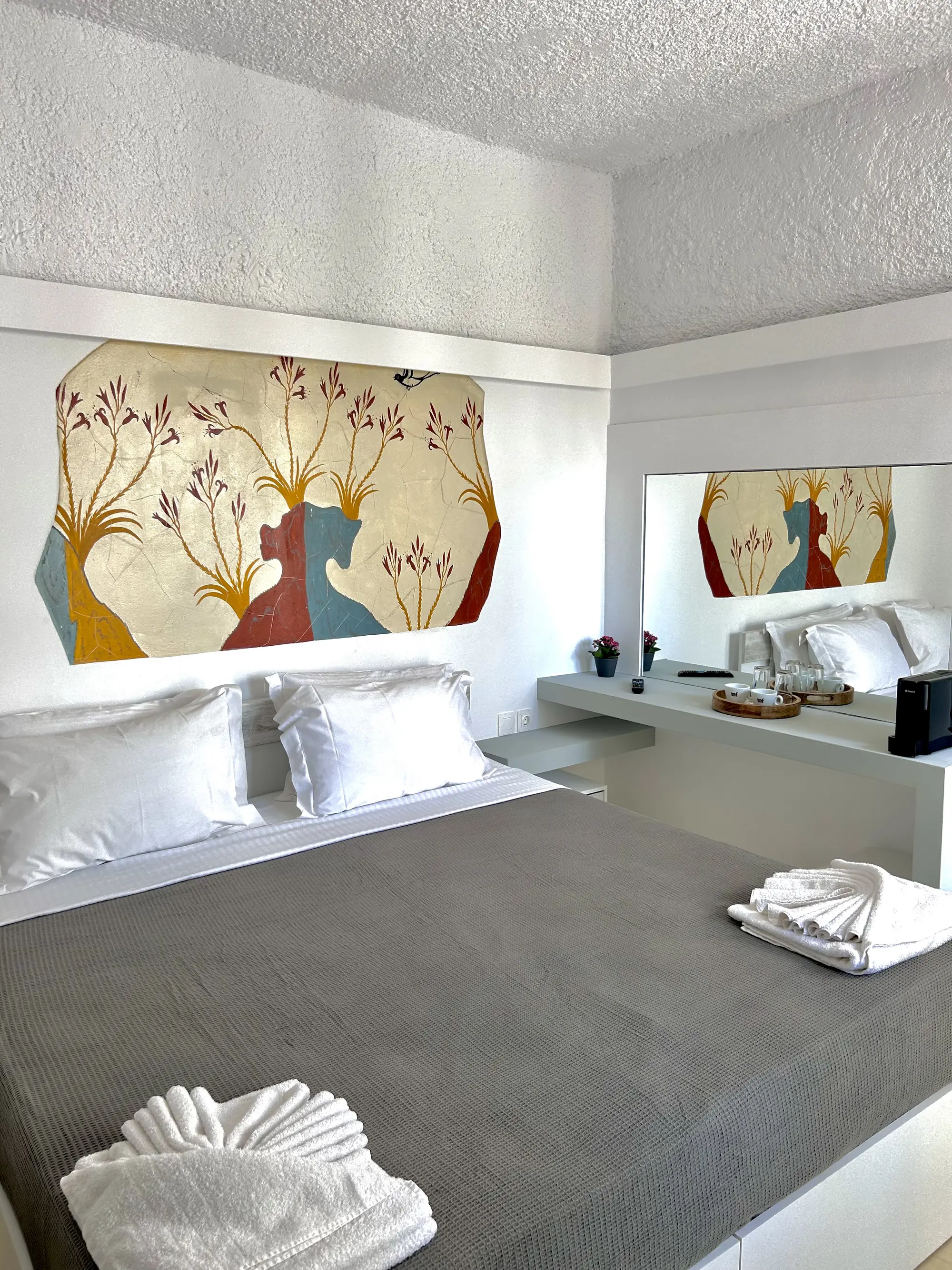 Maralex, Room