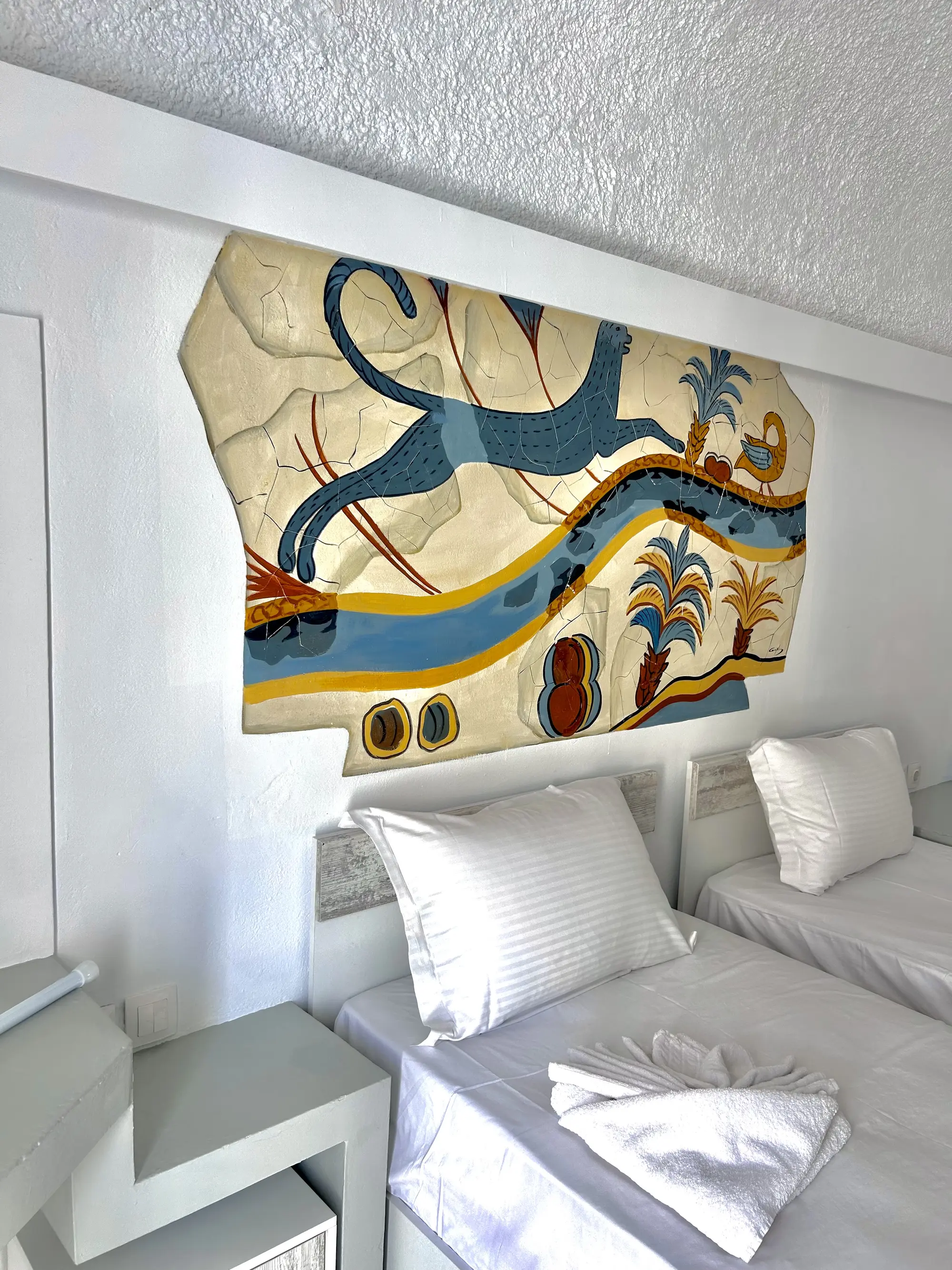 Maralex, Room