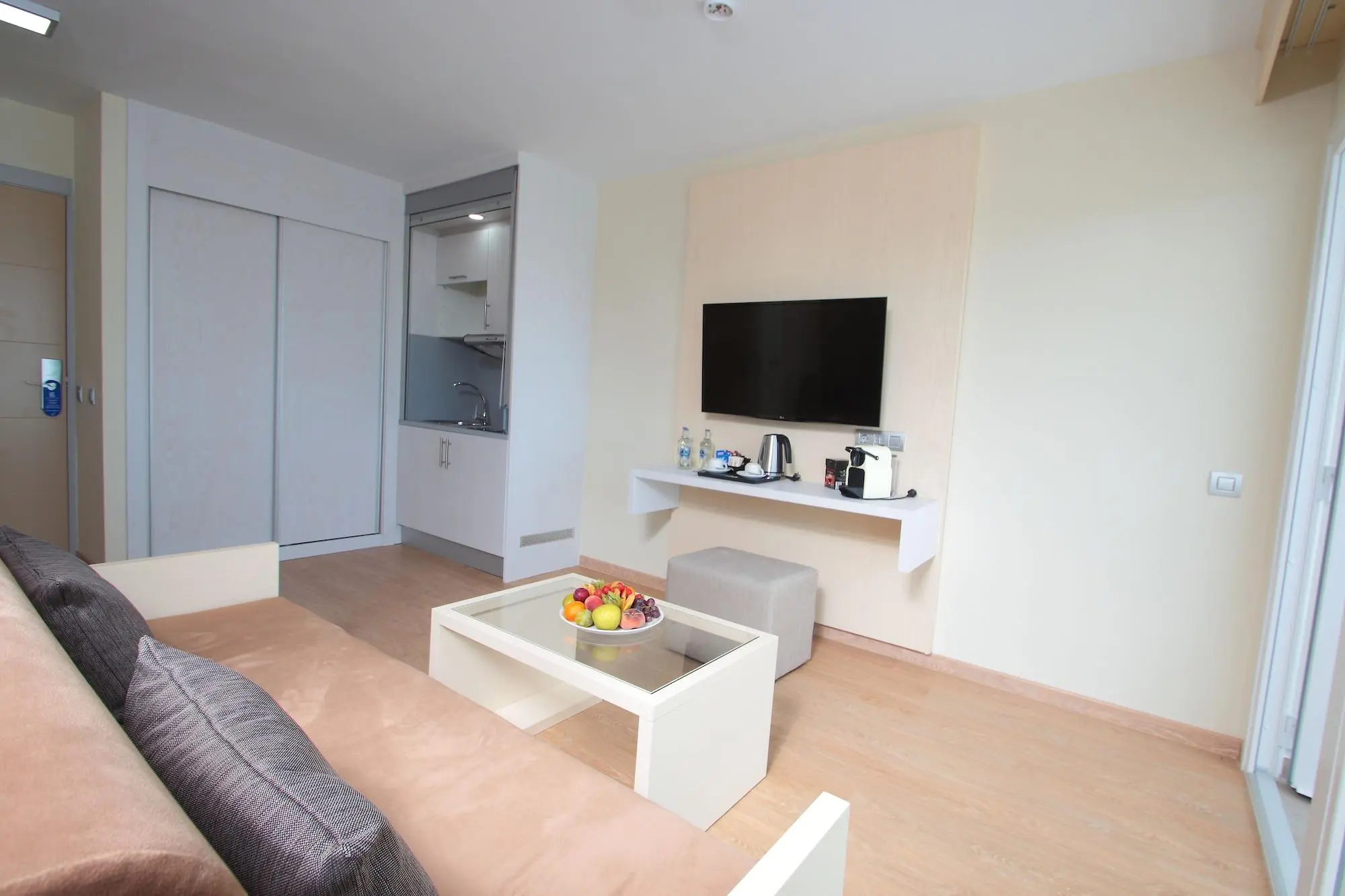 Hl Suite Nardos Adults Only, Lobby