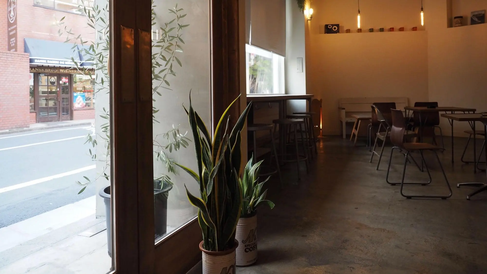 almond hostel and cafe, Lobby