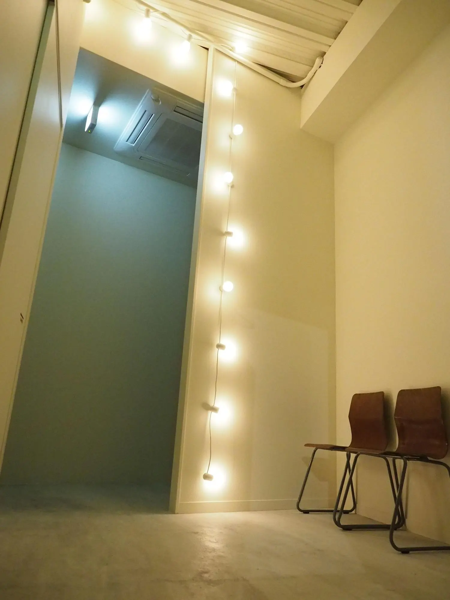 almond hostel and cafe, Lobby