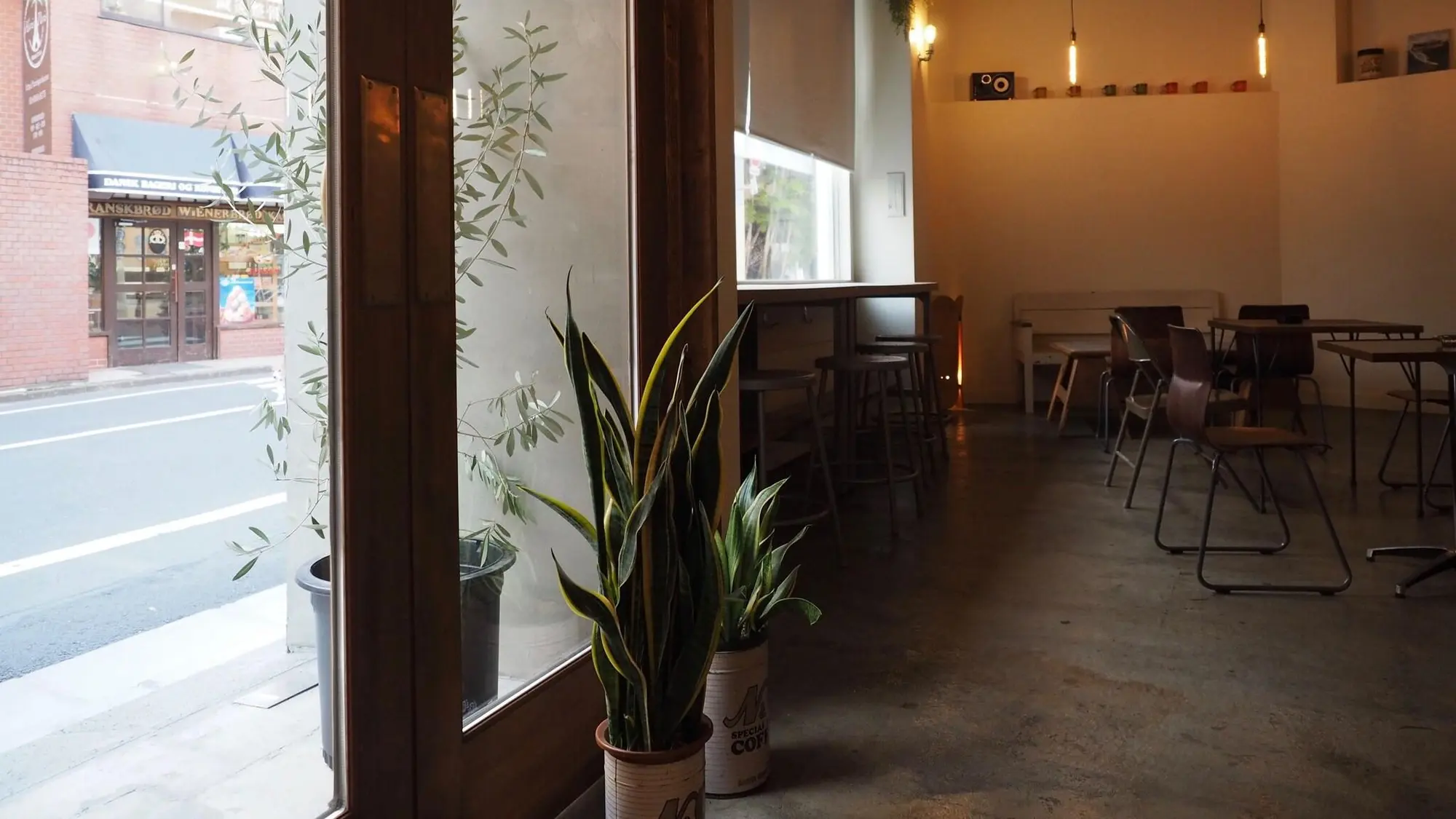 almond hostel and cafe, Lobby