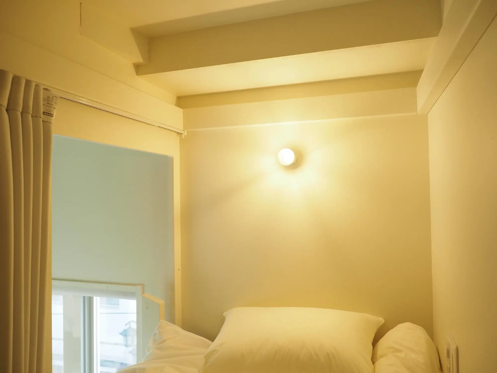 almond hostel and cafe, Room