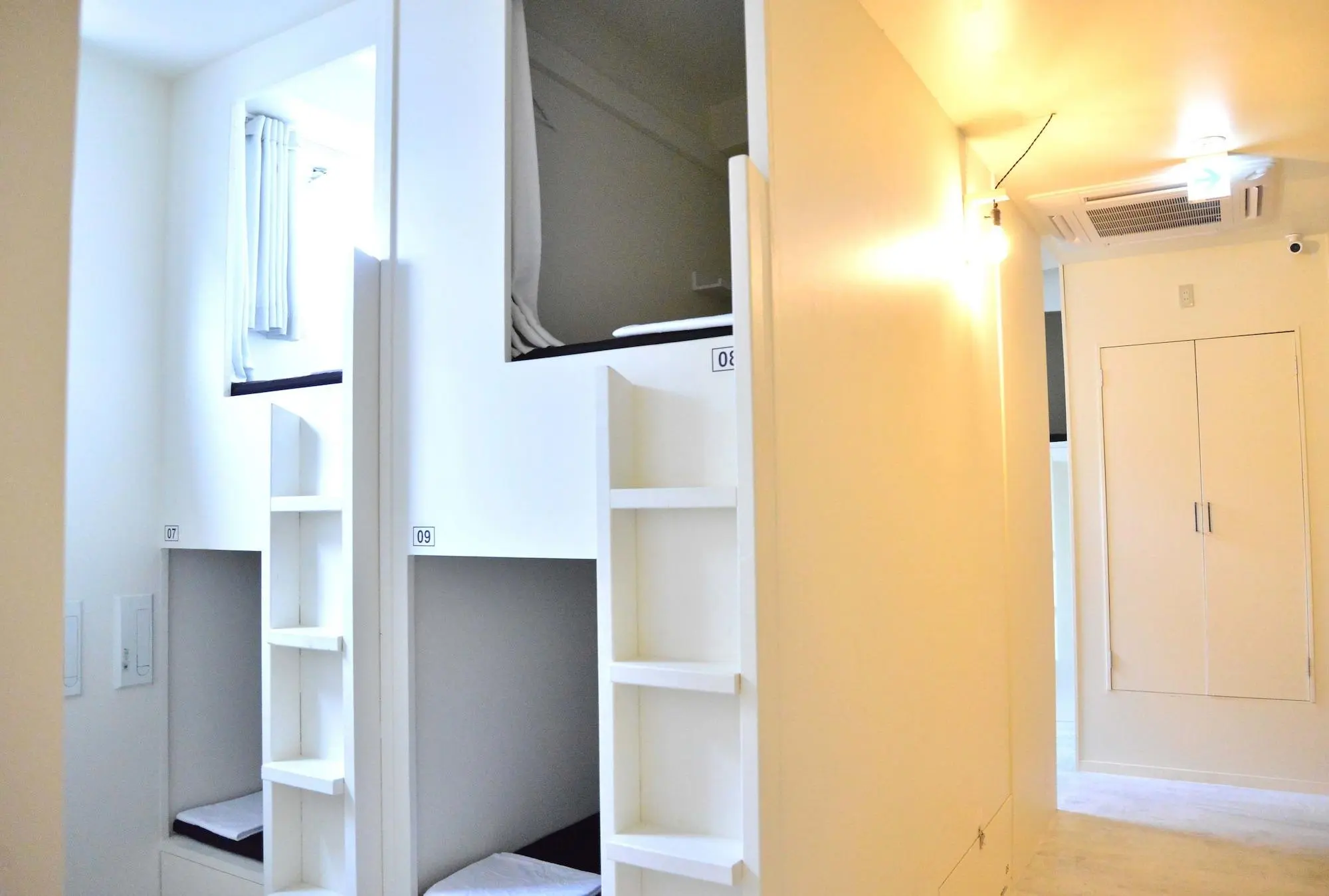 almond hostel and cafe, Room