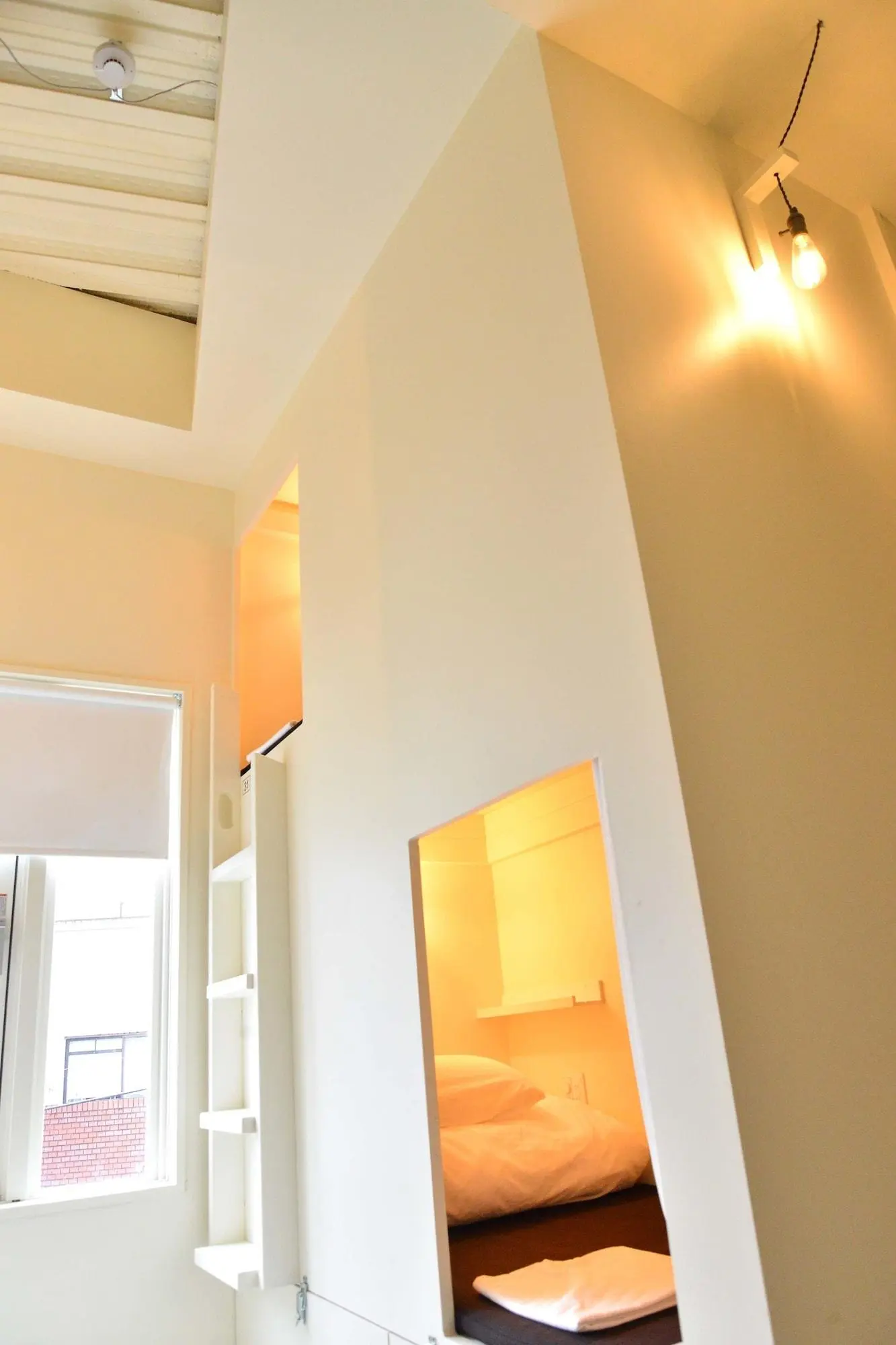 almond hostel and cafe, Room