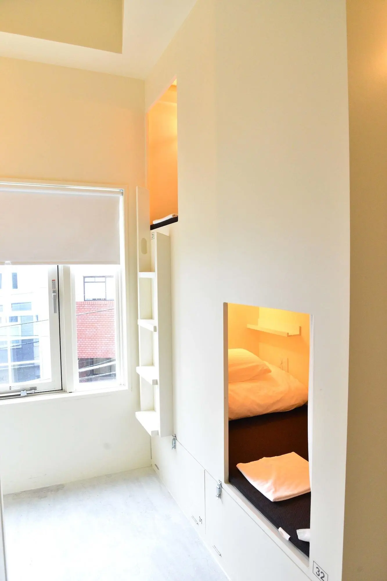 almond hostel and cafe, Room