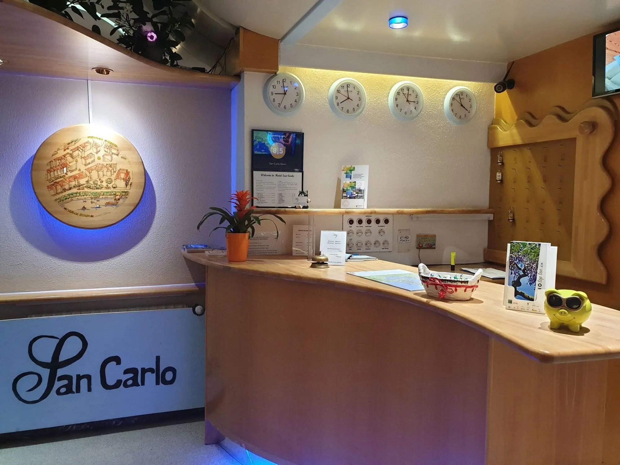 San Carlo, Lobby