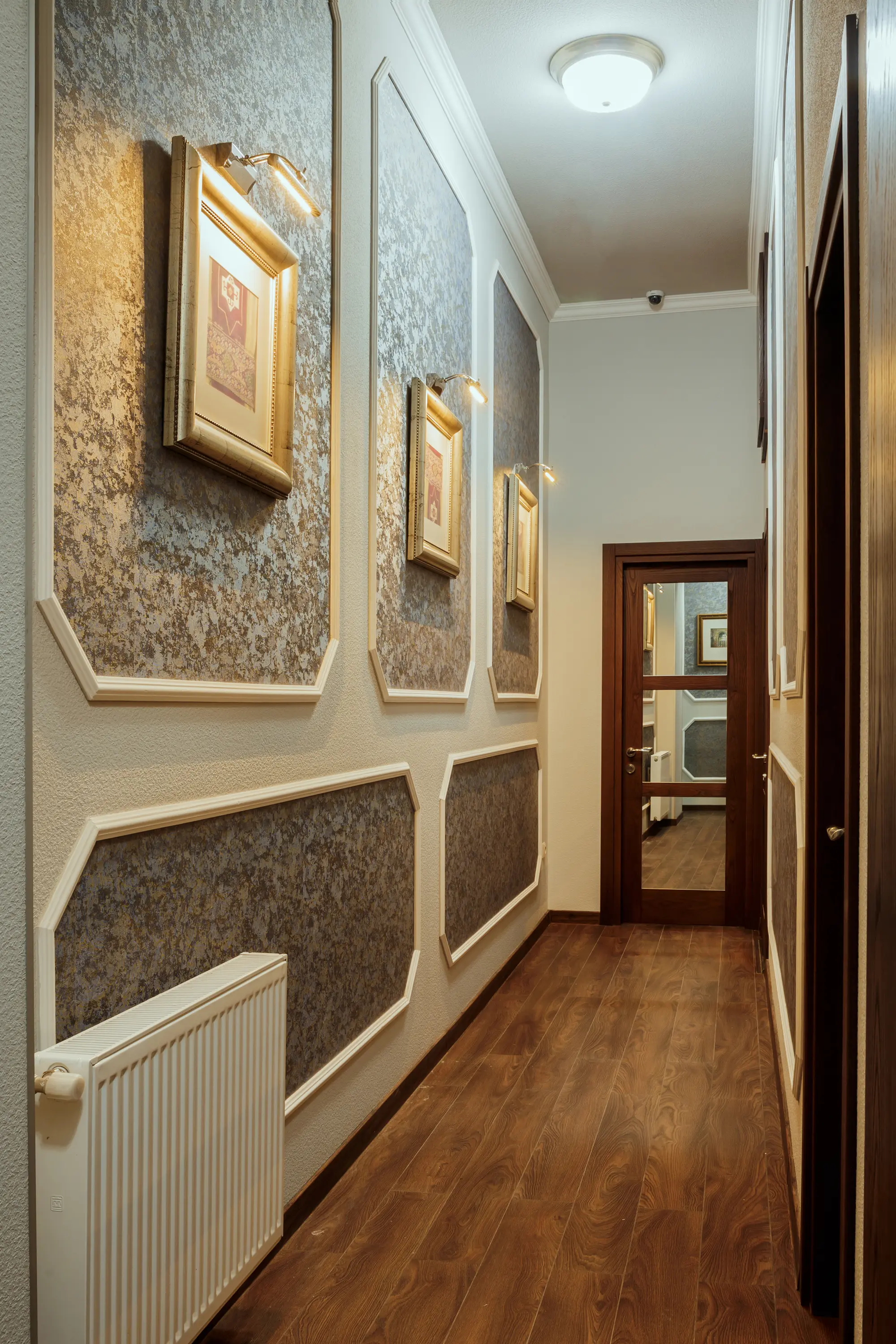 Tea for Two, General view