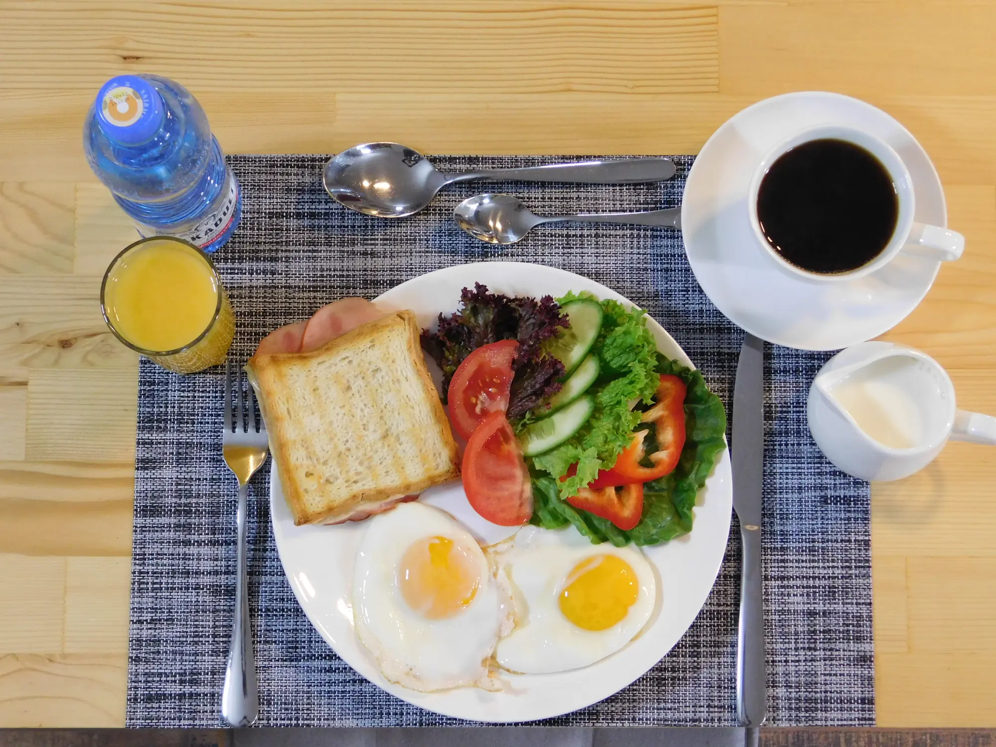 Tea for Two, Restaurant