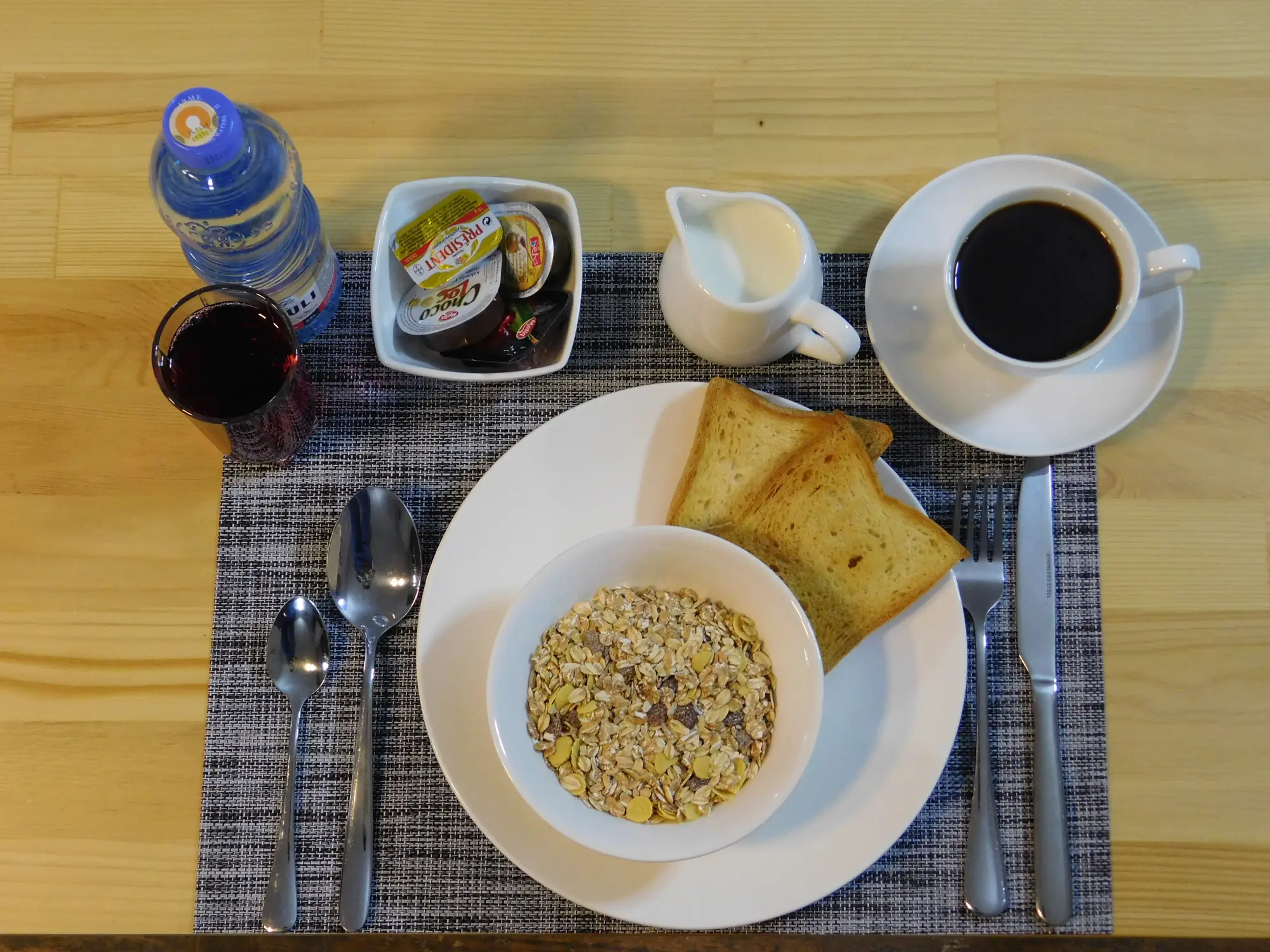 Tea for Two, Restaurant