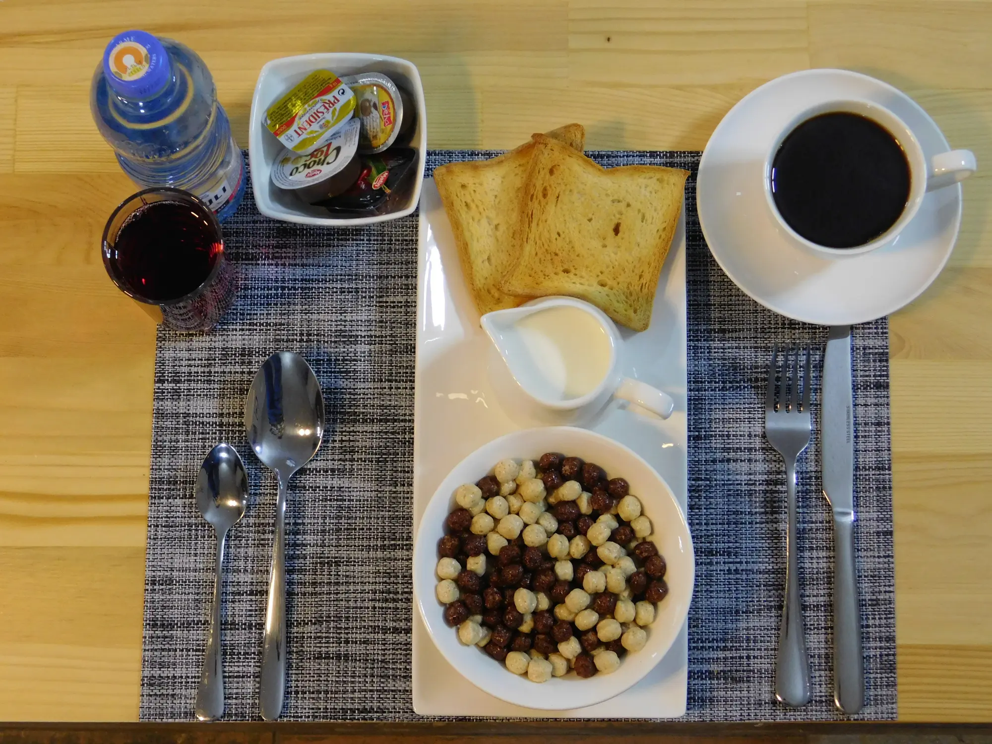 Tea for Two, Restaurant