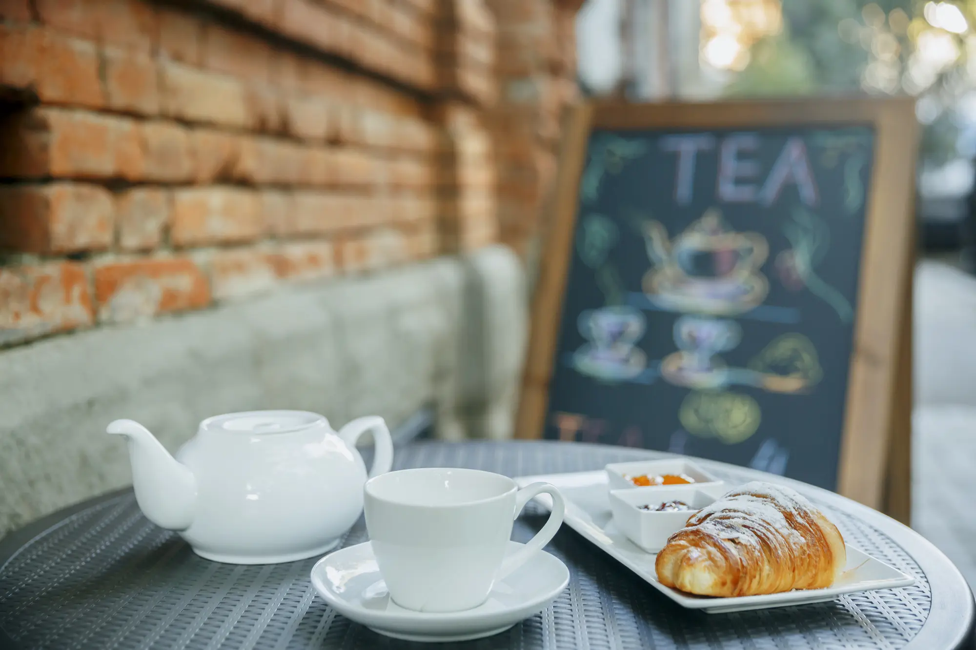 Tea for Two, Terrace