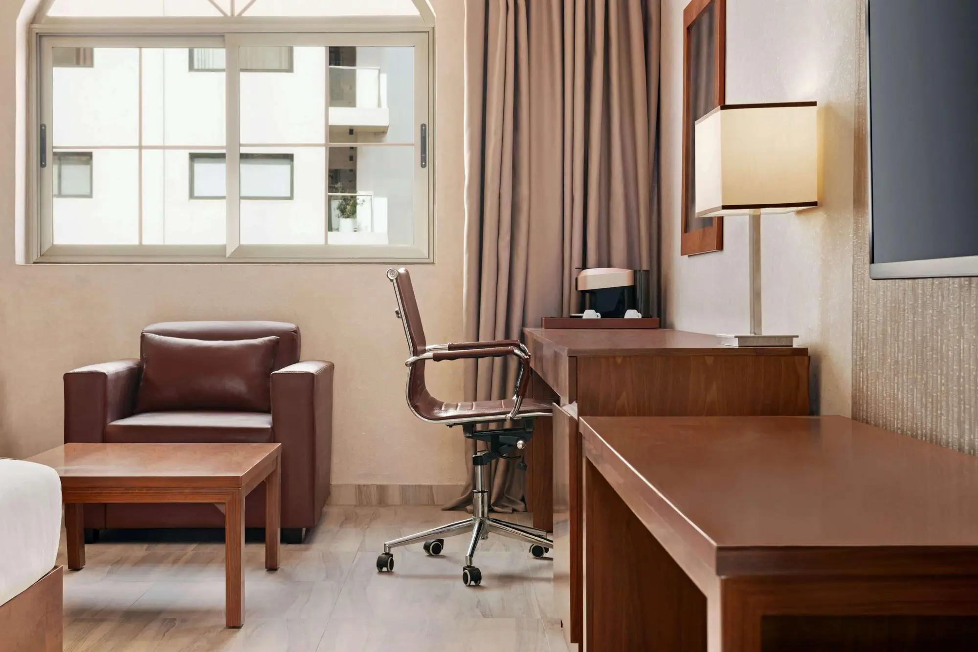 Days Hotel And Suites By Wyndham Dakar, Room