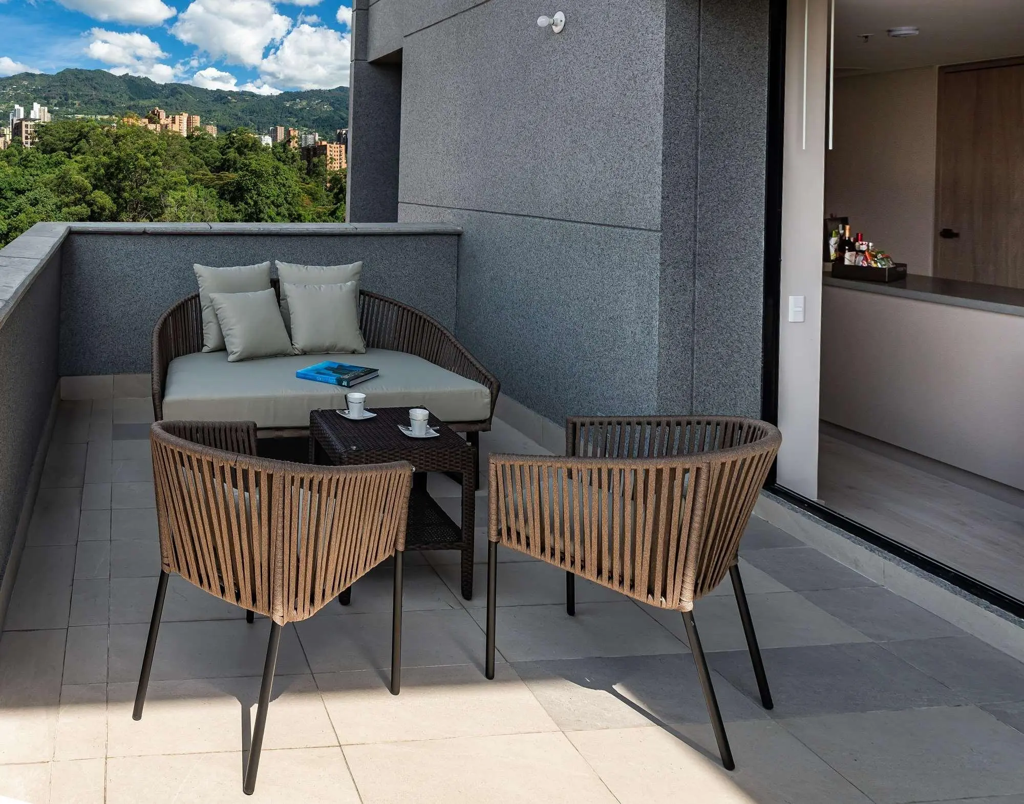 York Luxury Suites, General view