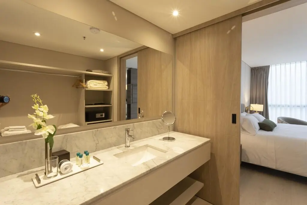 York Luxury Suites, Lobby