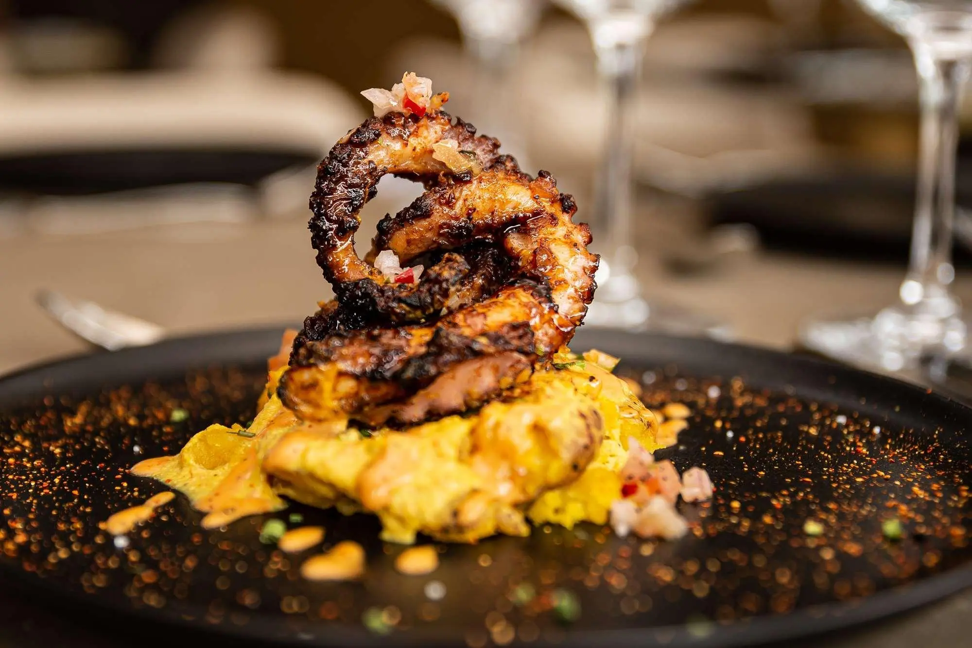 York Luxury Suites, Restaurant