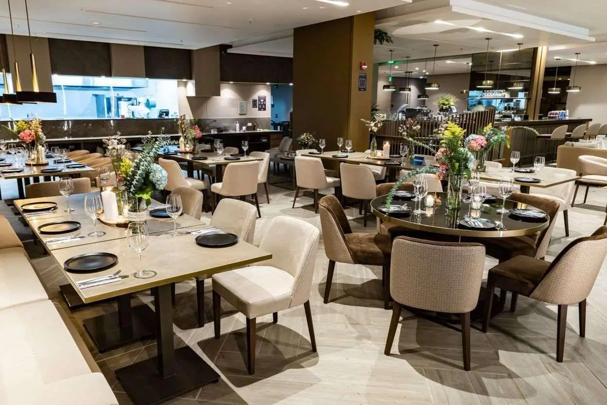 York Luxury Suites, Restaurant