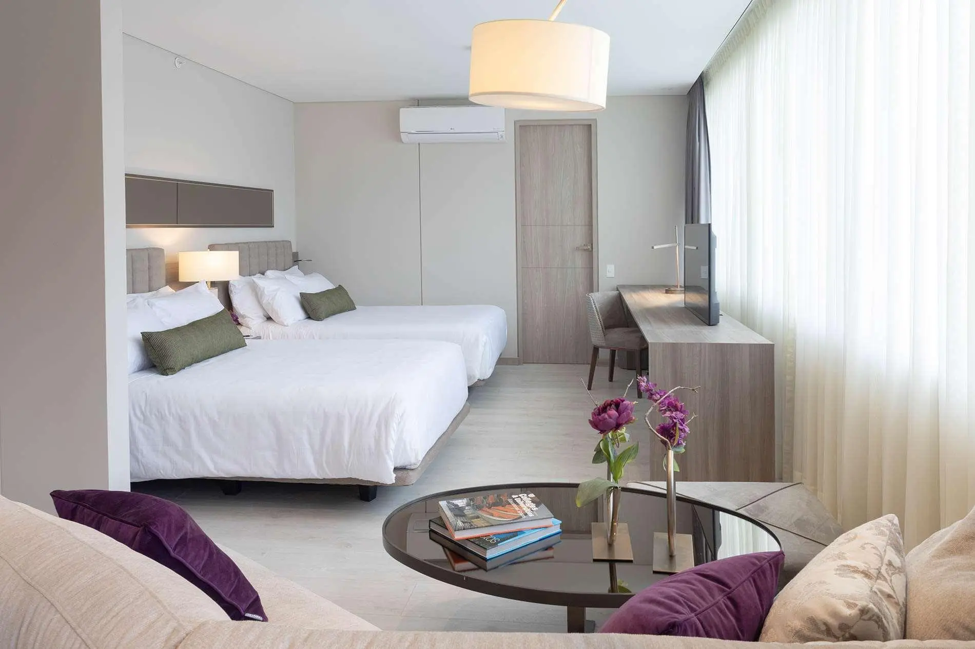 York Luxury Suites, Room