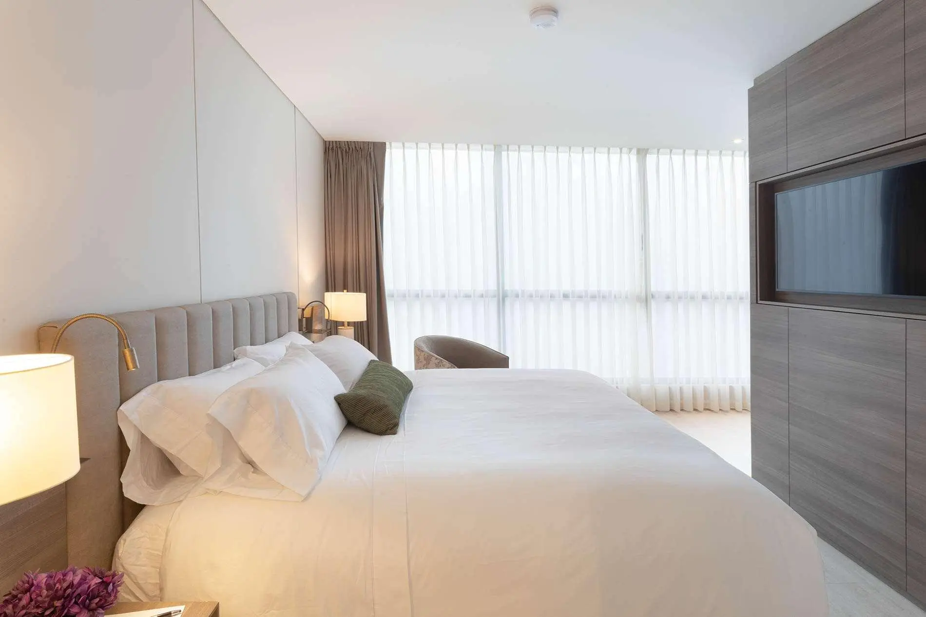 York Luxury Suites, Room