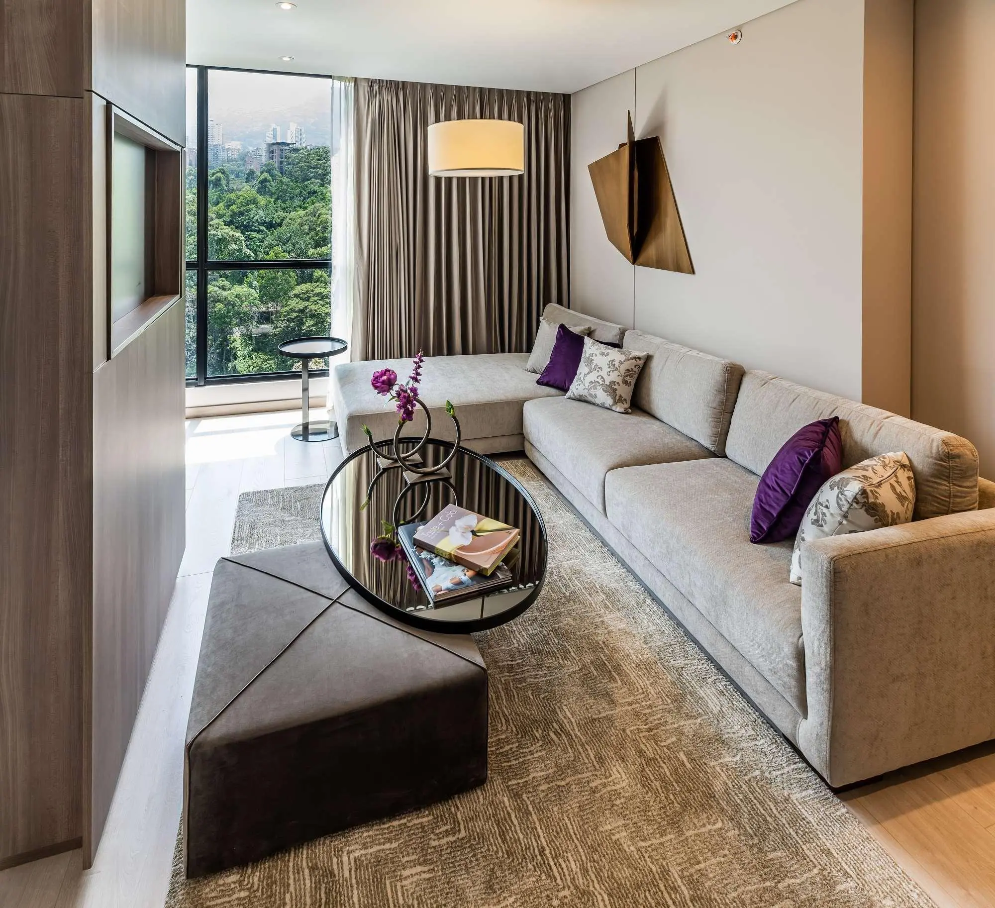York Luxury Suites, Room