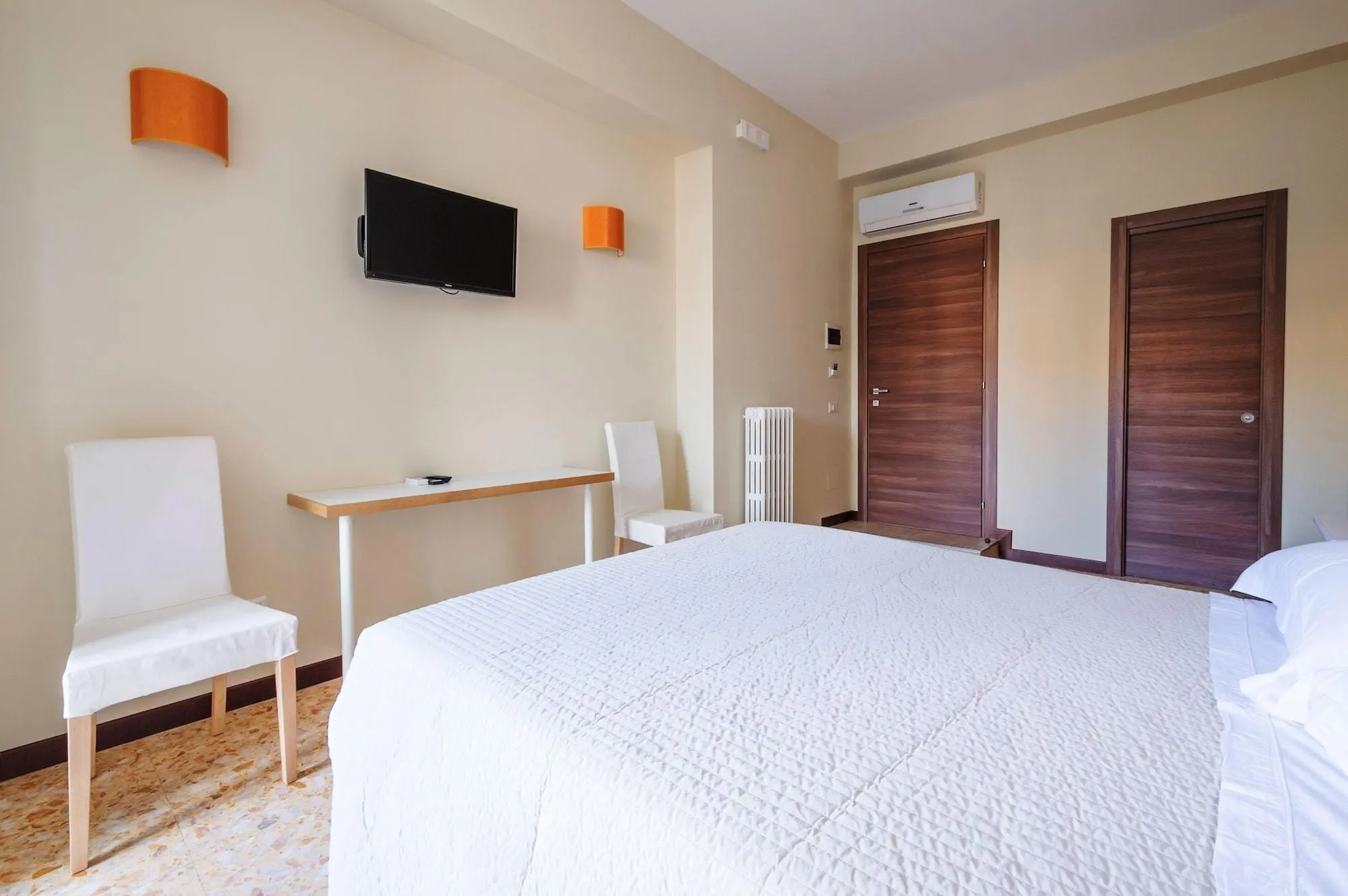 Trastevere Chic, Room