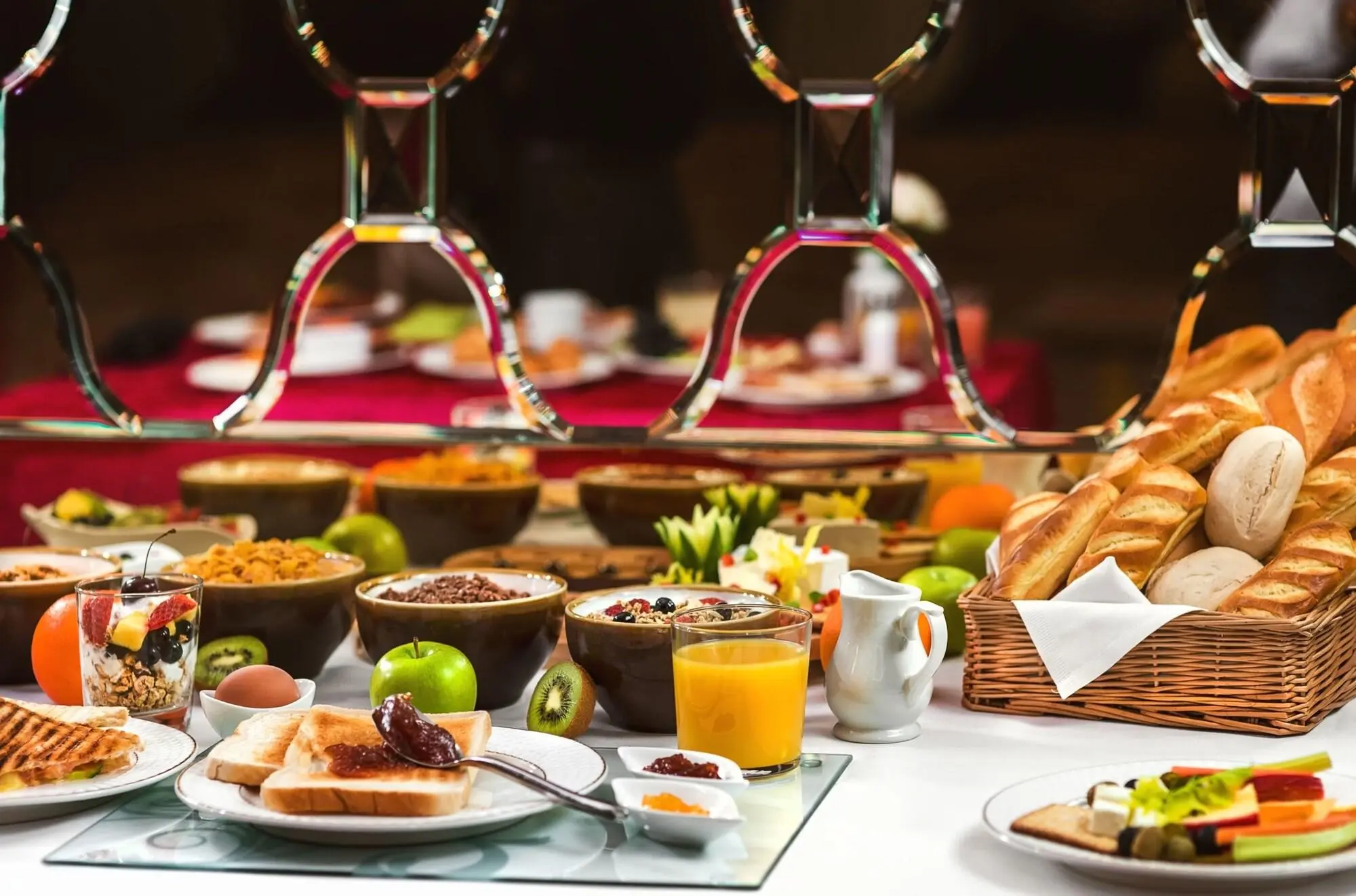 Grand Sapphire Hotel, Restaurant