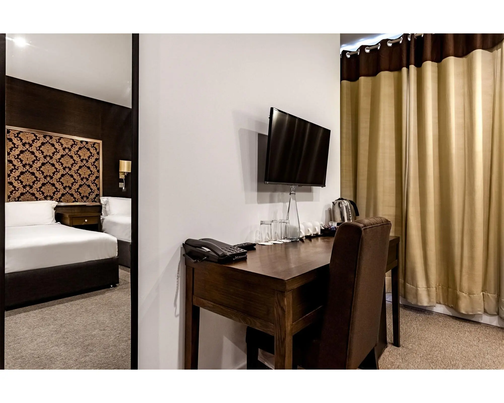 Grand Sapphire Hotel, Room