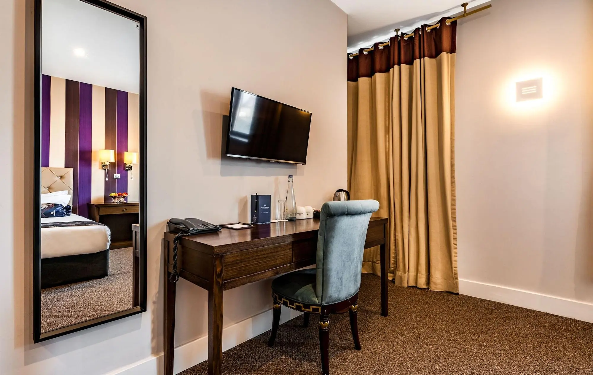 Grand Sapphire Hotel, Room