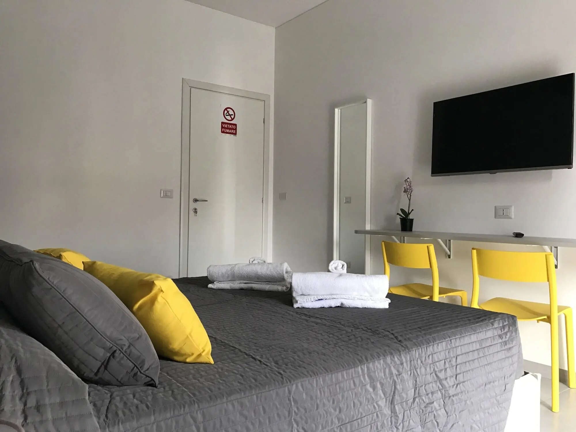 Dunant Guest House, Room