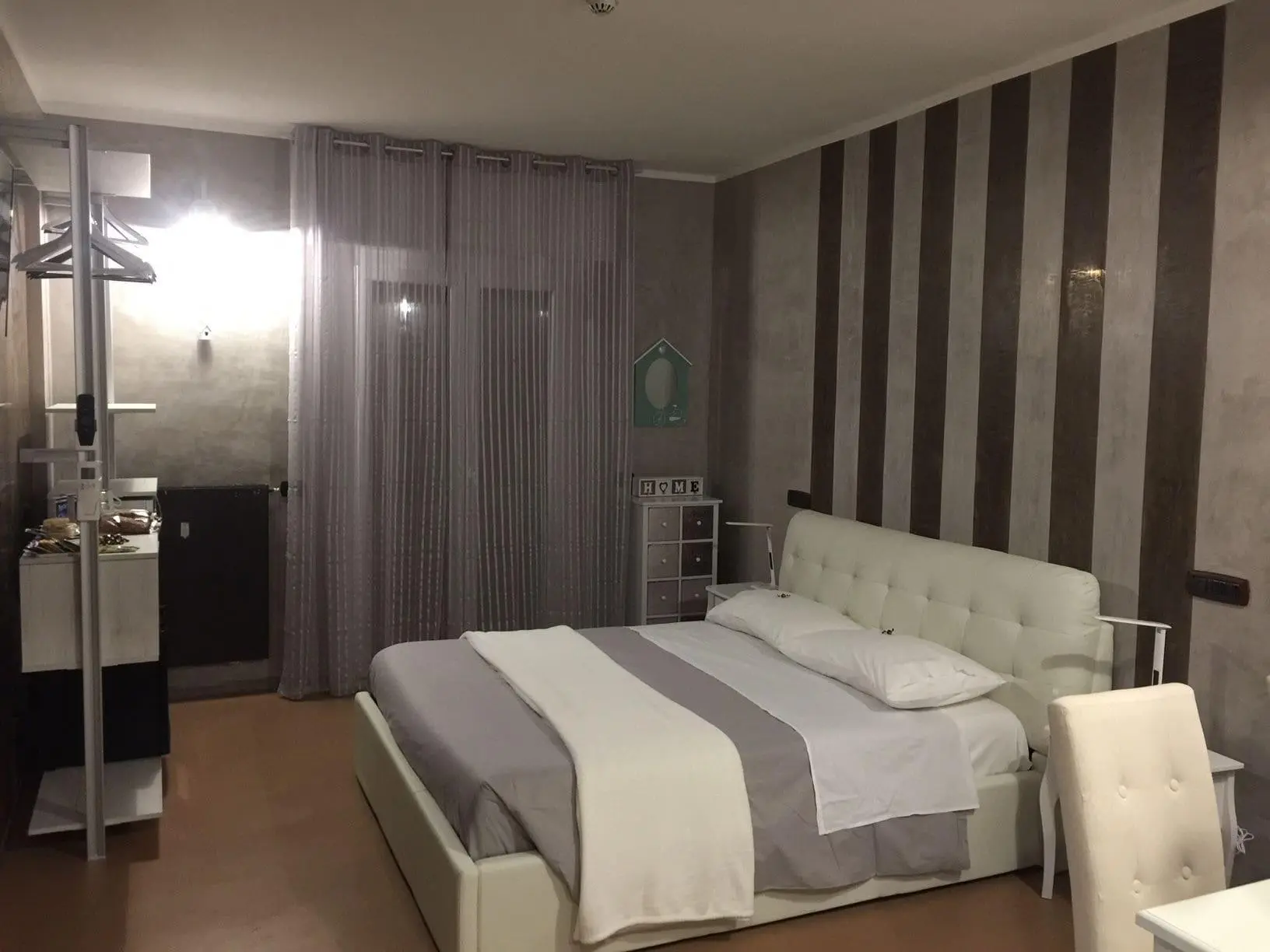 B2in Suite & Office, General view