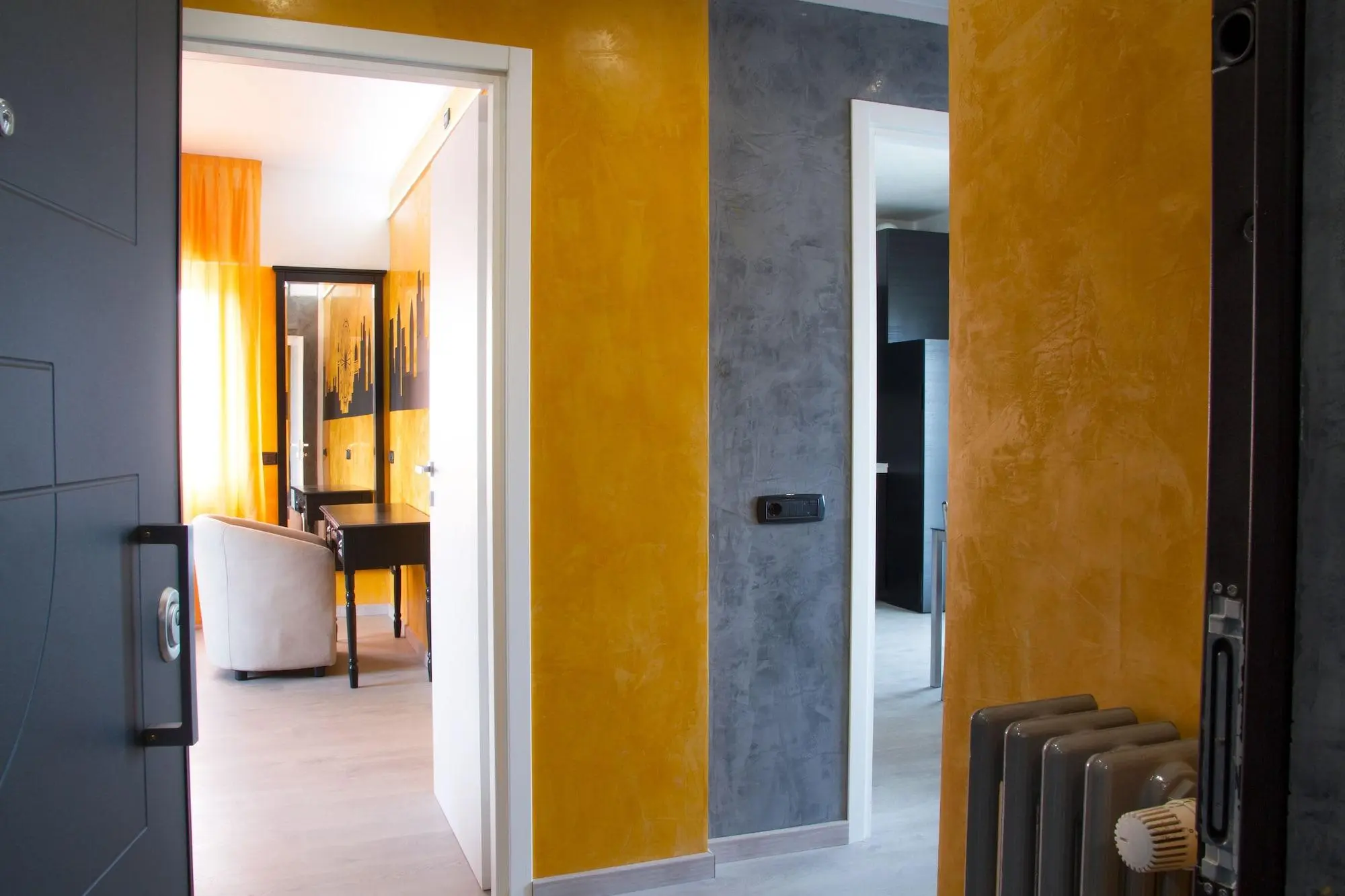 B2in Suite & Office, Room