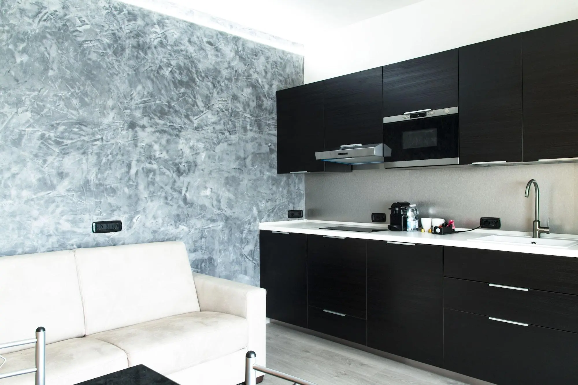 B2in Suite & Office, Room