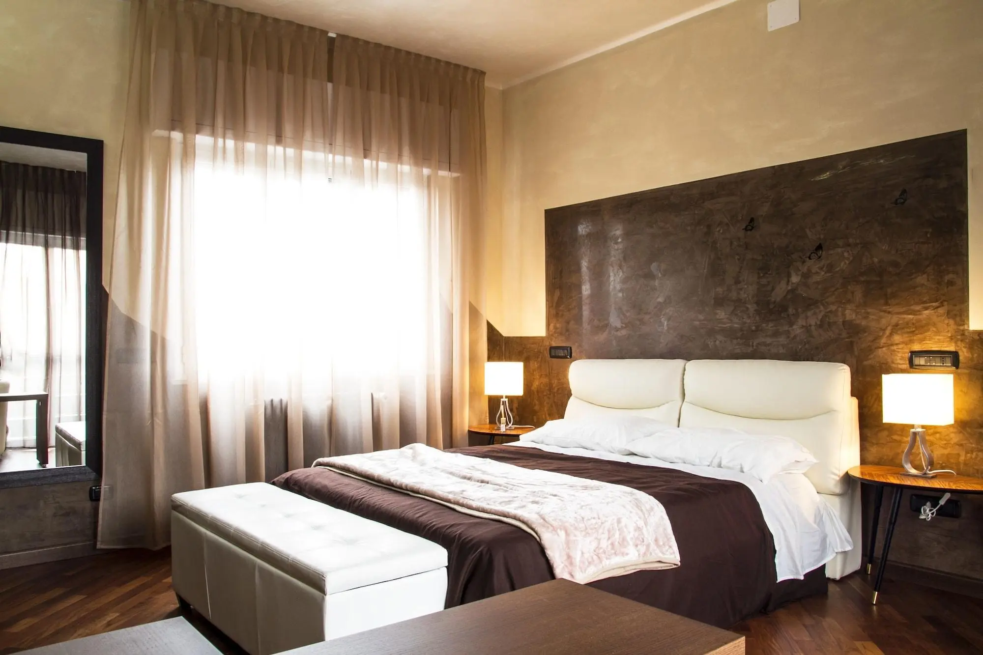 B2in Suite & Office, Room