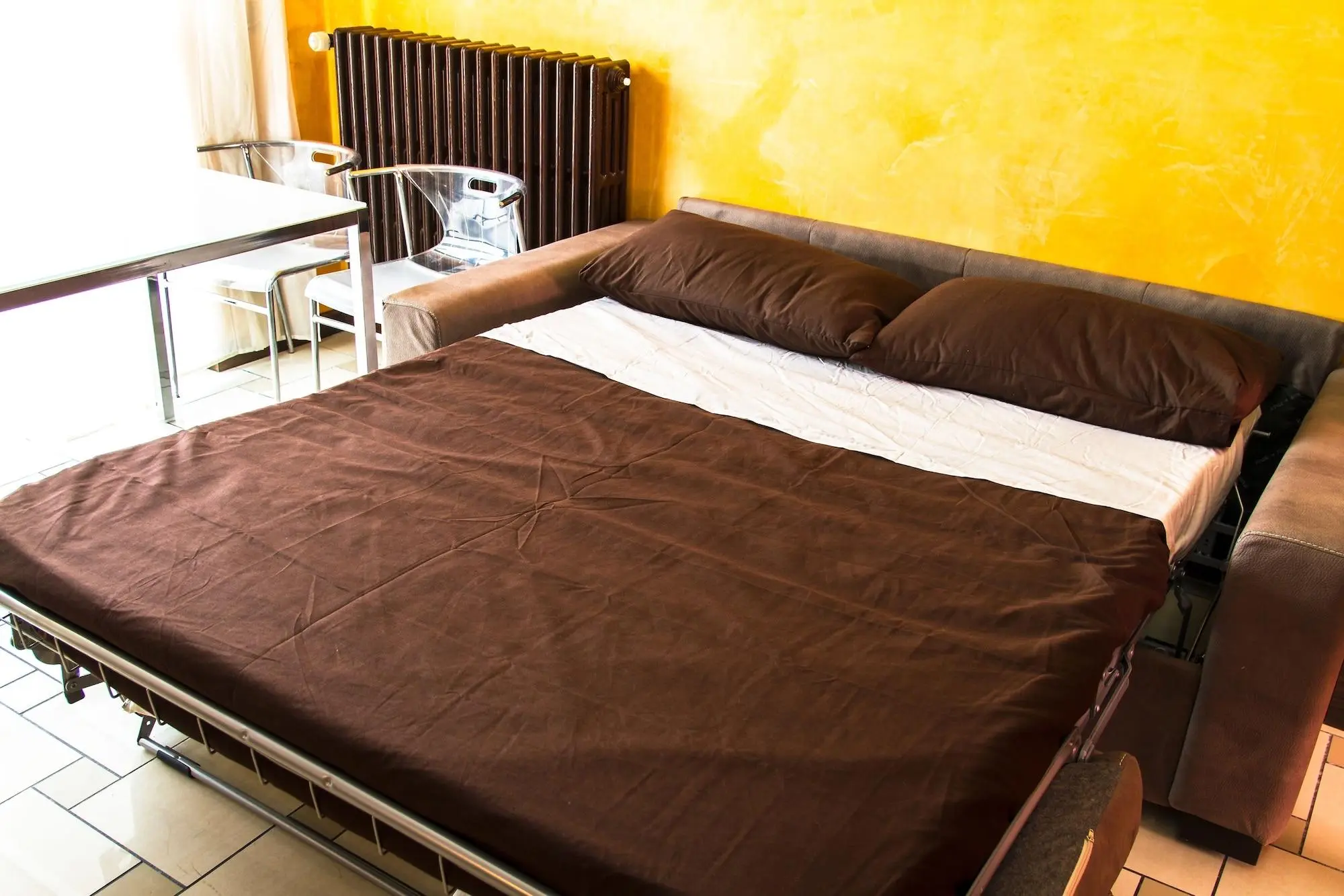 B2in Suite & Office, Room