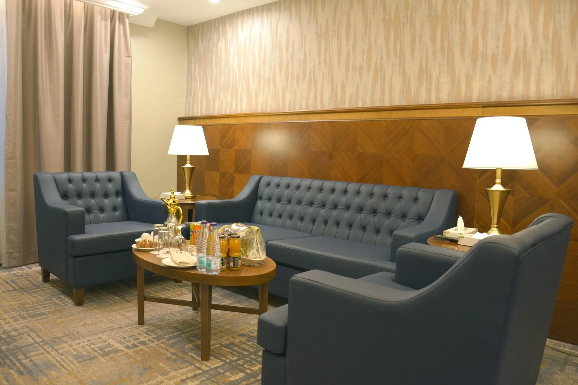Al Nokhba Royal Inn, Conferences