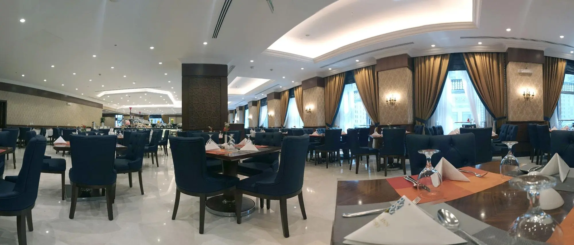 Al Nokhba Royal Inn, Restaurant