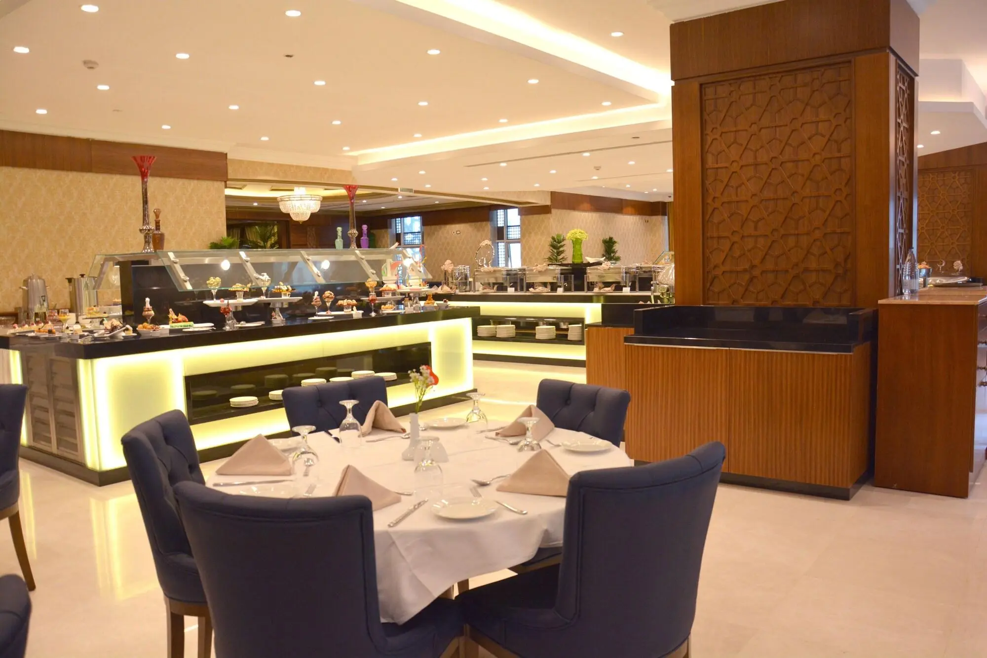 Al Nokhba Royal Inn, Restaurant