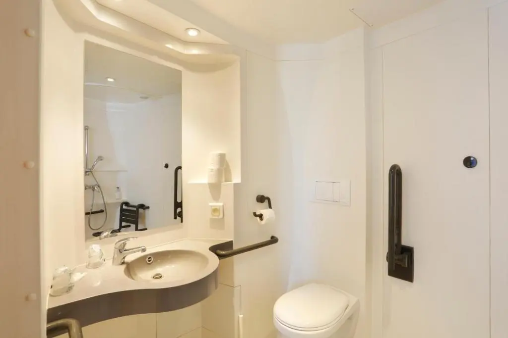 First Inn Hotel Les Ulis, Room