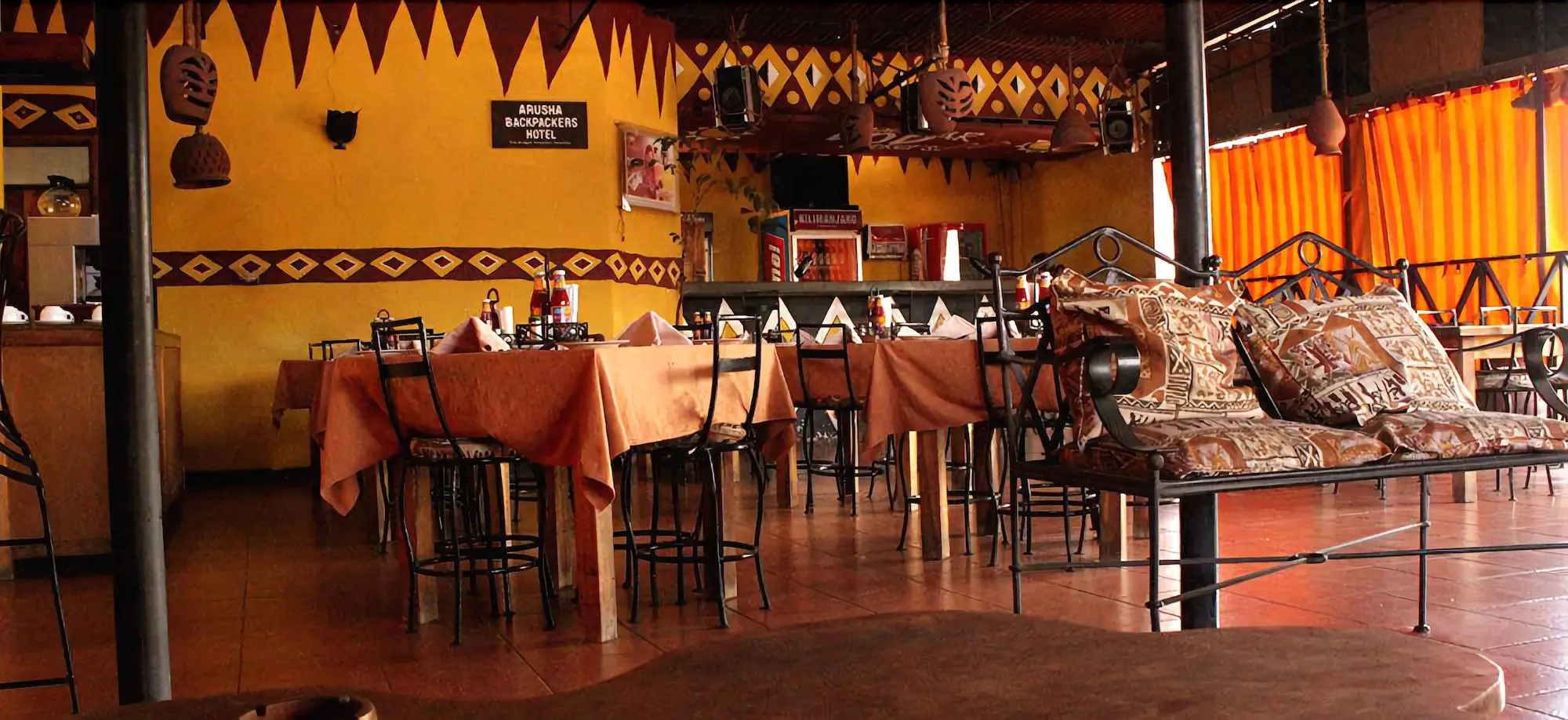 Arusha Backpackers Hotel - Hostel, Restaurant