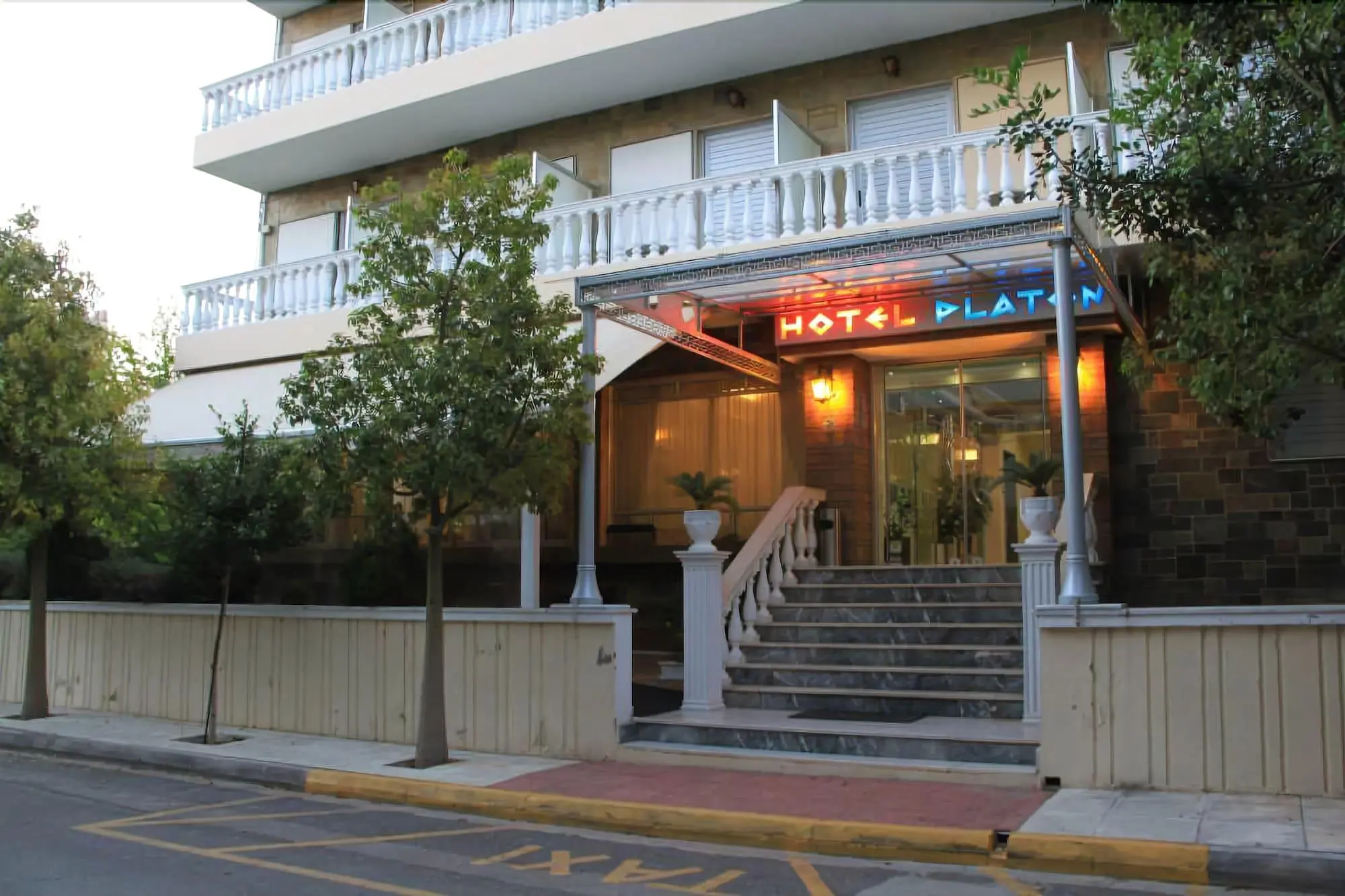 Hotel Platon, General view