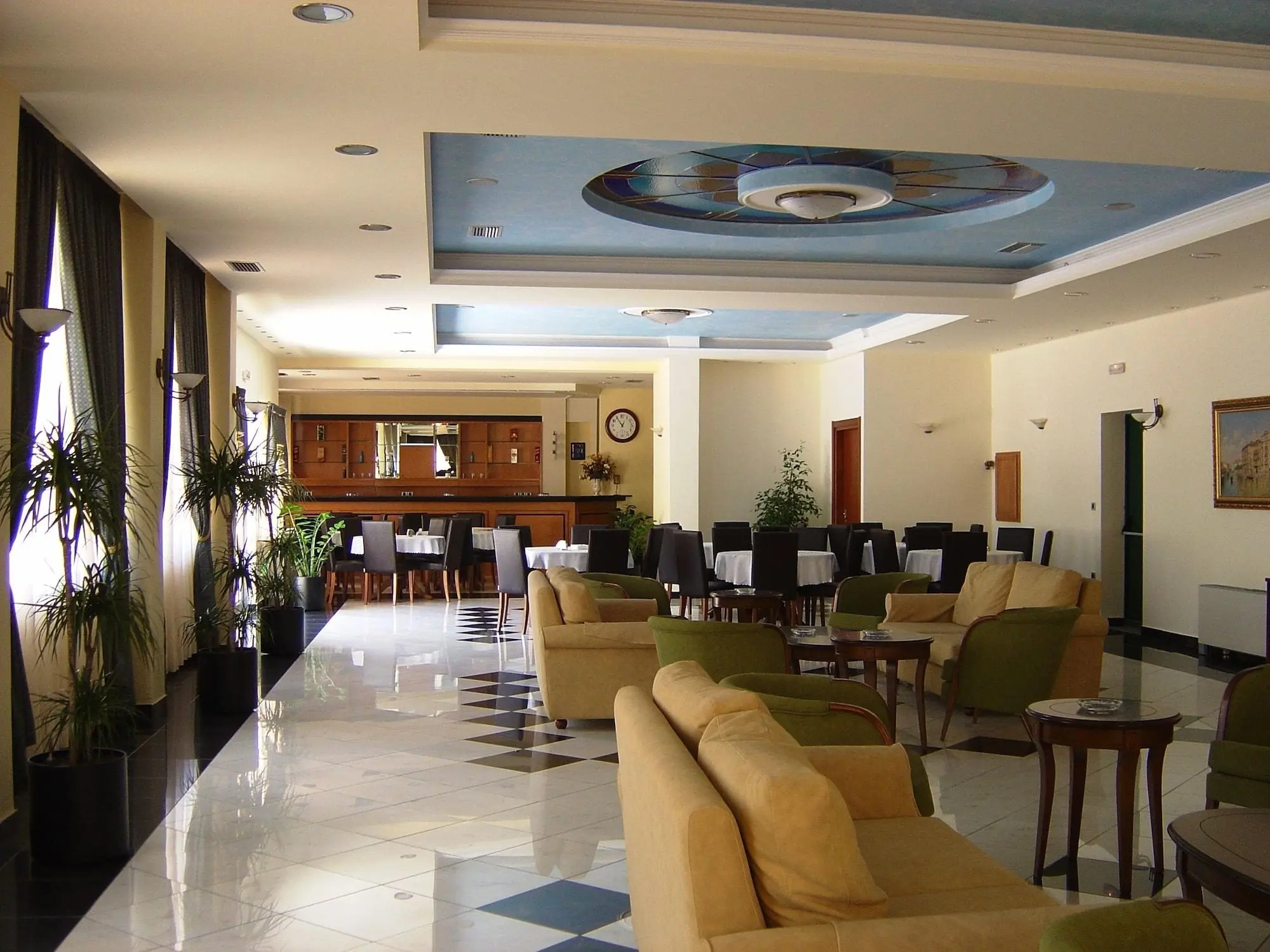 Hotel Platon, Lobby