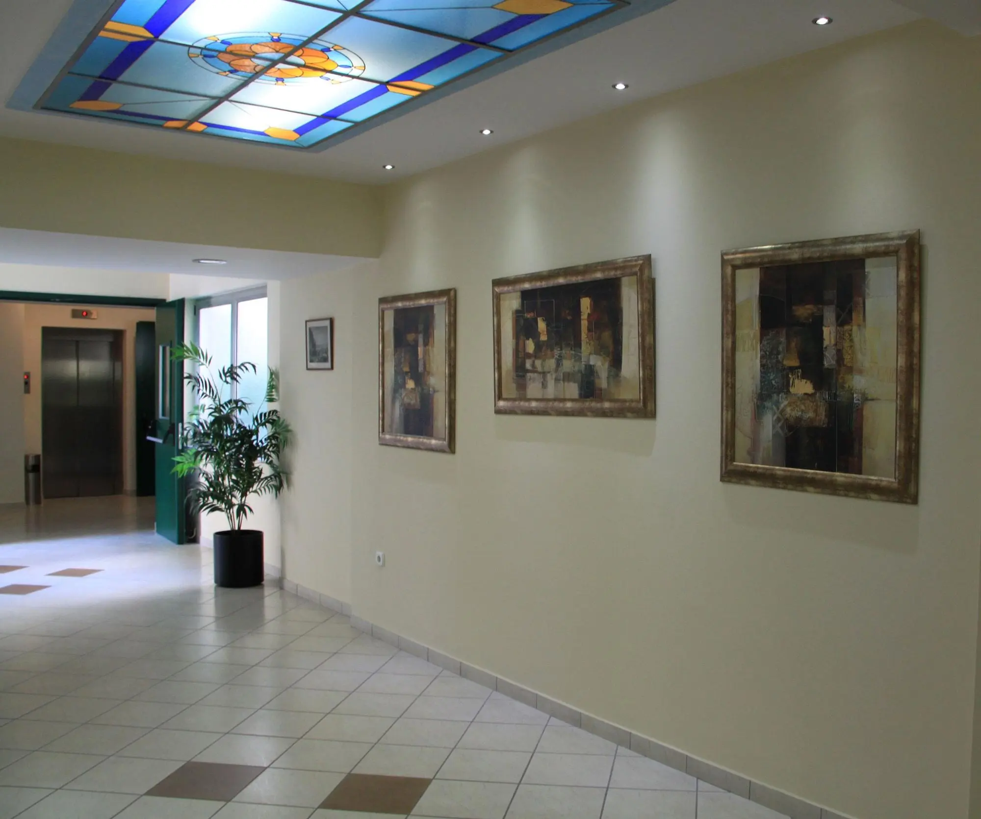 Hotel Platon, Lobby